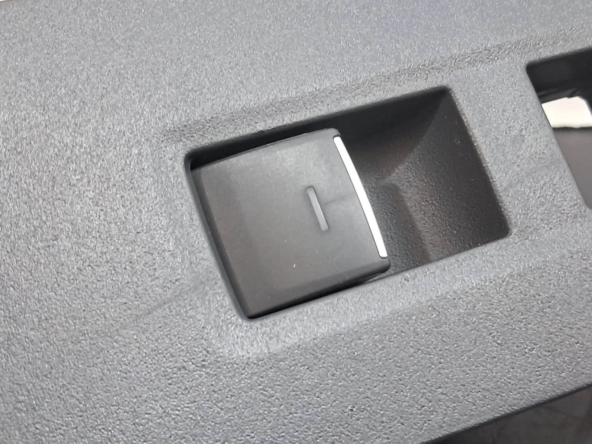 Commande / interrupteur lève-vitre Arrière Droite TOYOTA RAV4 V (_A5_, _H5_) Imagem-2