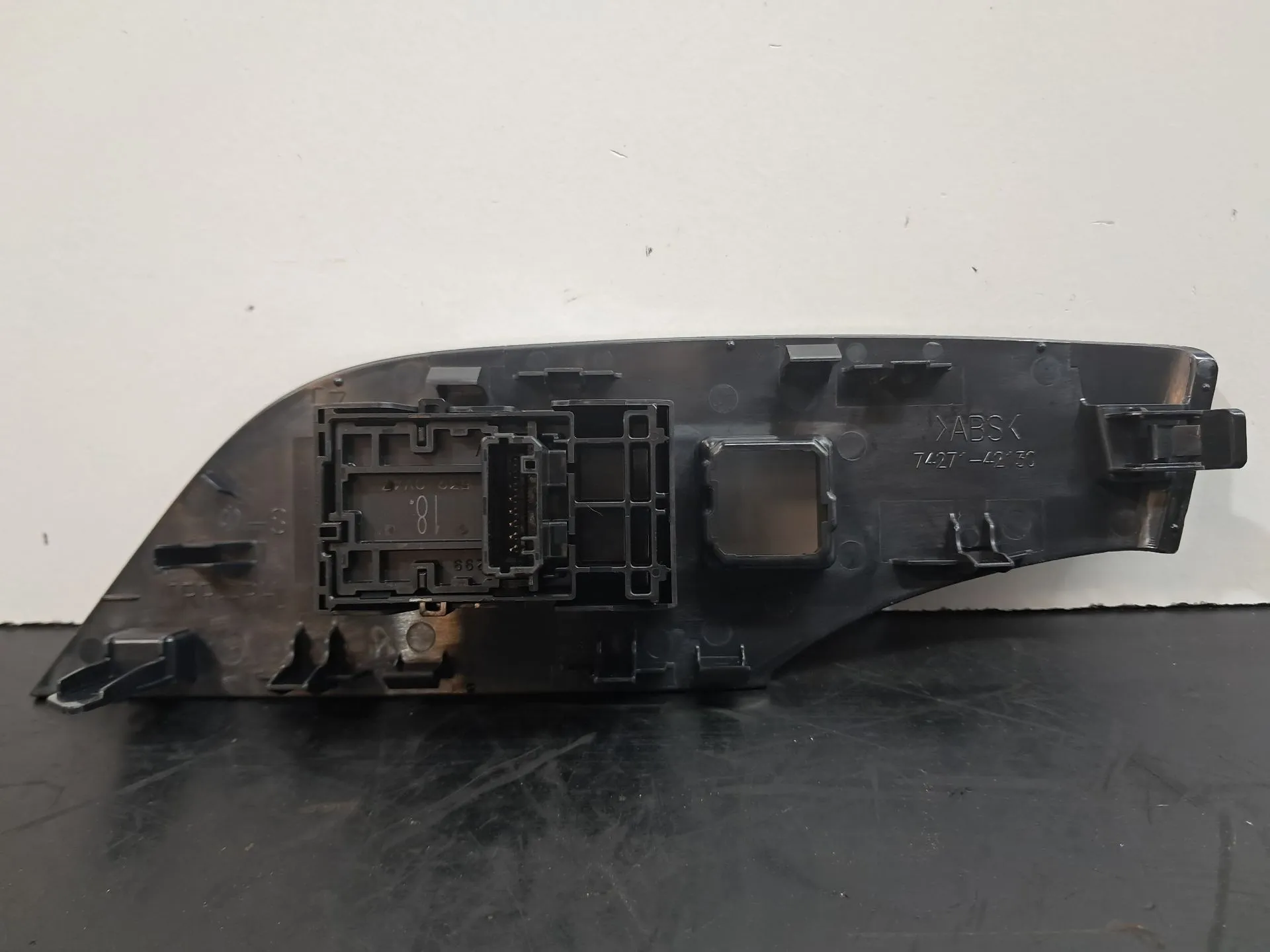 Commande / interrupteur lève-vitre Arrière Droite TOYOTA RAV4 V (_A5_, _H5_) Imagem-3