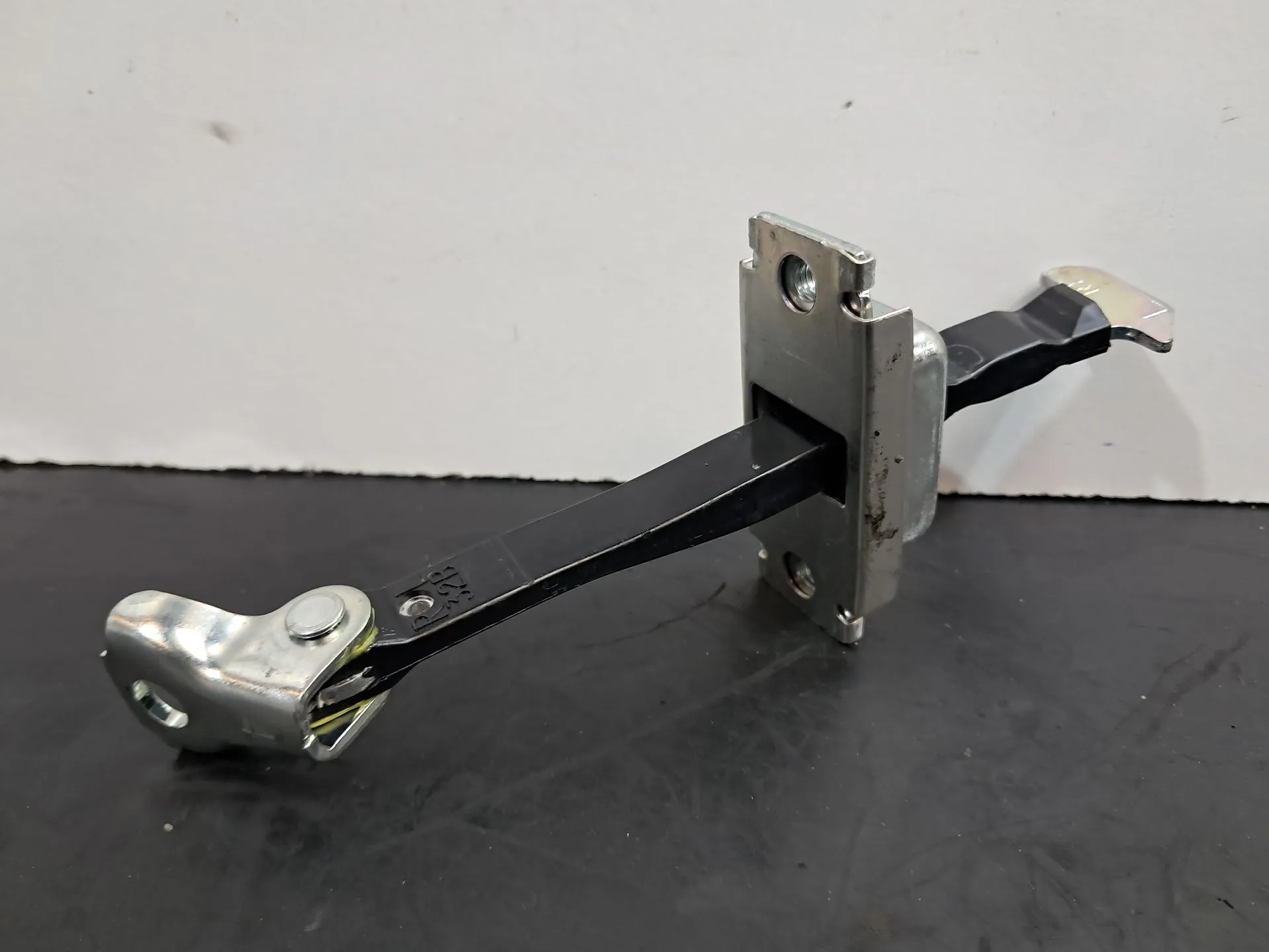Limiteur de porte Arrière Droite TOYOTA RAV4 V (_A5_, _H5_)