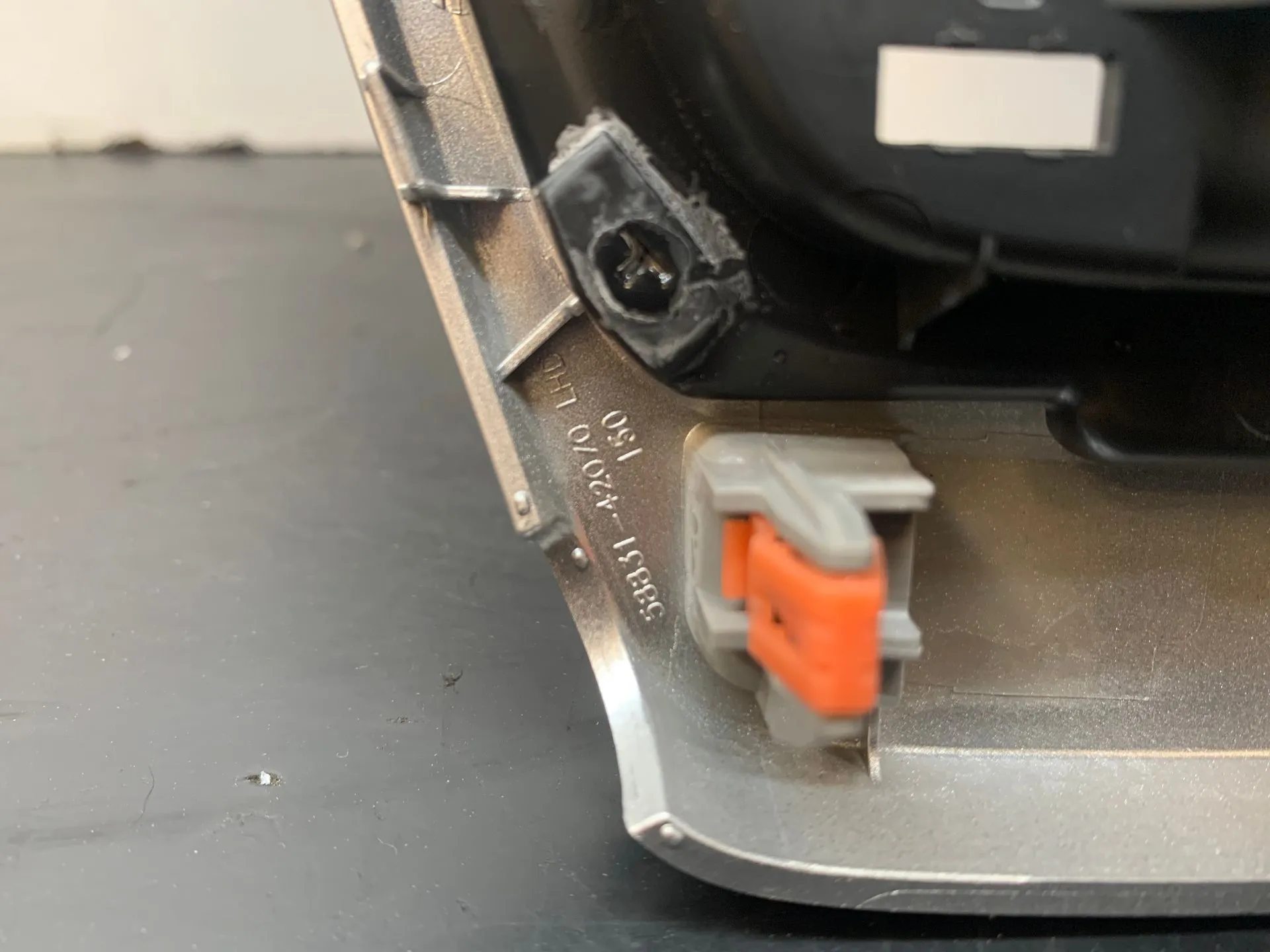 Panneau revêtement console centrale / radio TOYOTA RAV4 V (_A5_, _H5_) Imagem-5