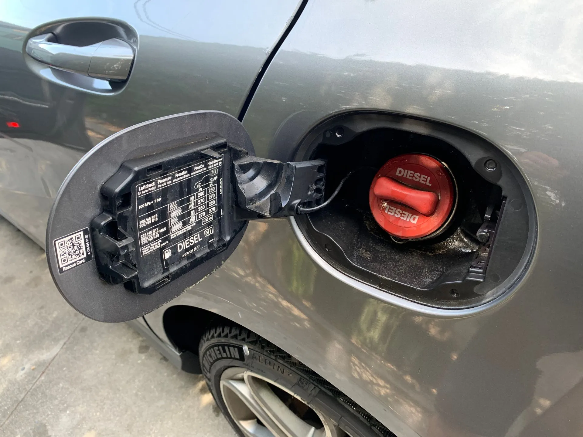 Tapa exterior combustible MERCEDES-BENZ Classe A (W176) Imagem-2