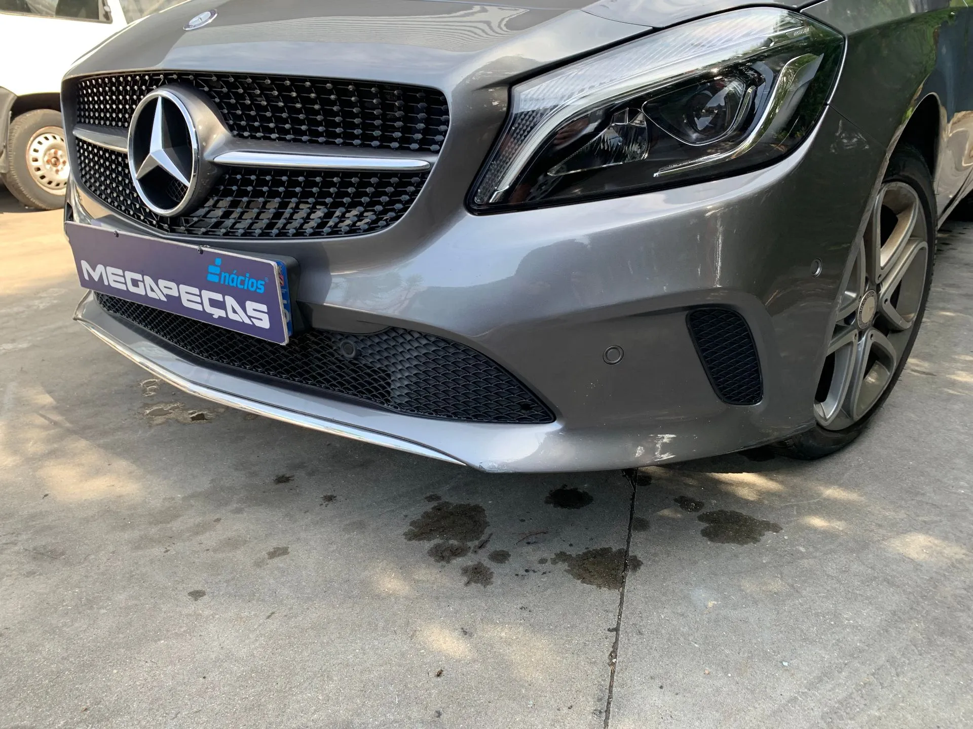 Pára-choques frente MERCEDES-BENZ Classe A (W176) Imagem-1
