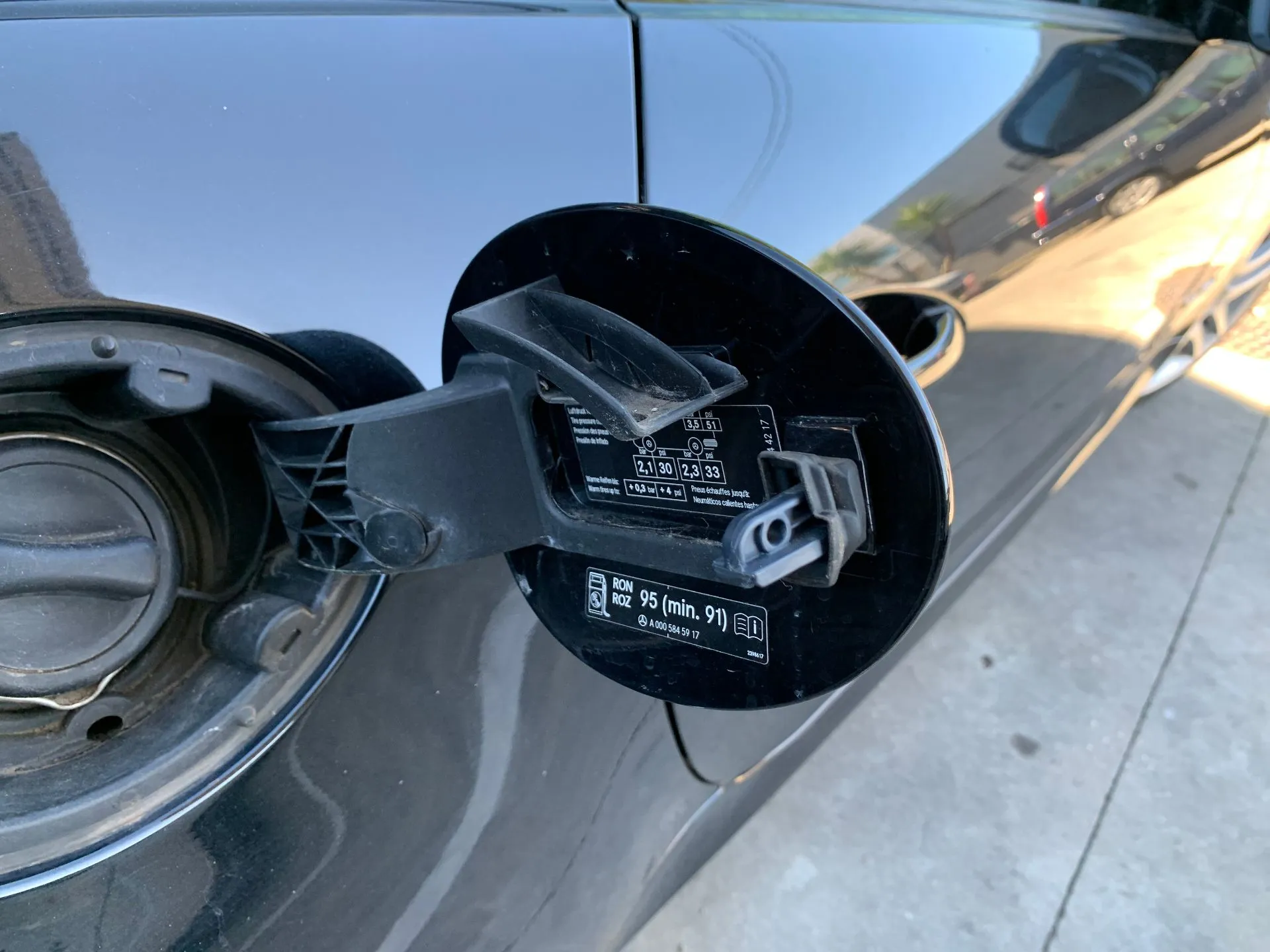 Tappo serbatoio carburante MERCEDES-BENZ SLK (R171) Imagem-1