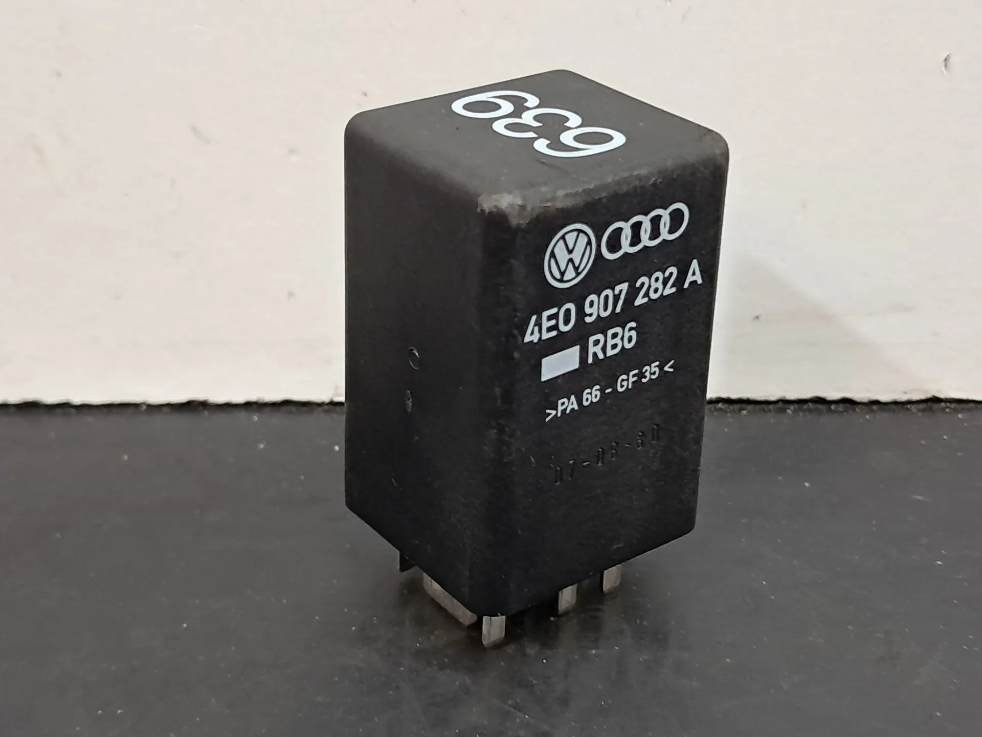 Electromechanical switch  AUDI A4 (8K2, B8)