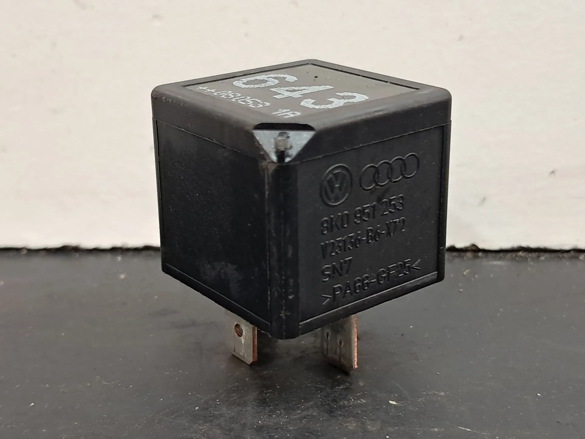 Electromechanical switch  AUDI A4 (8K2, B8)