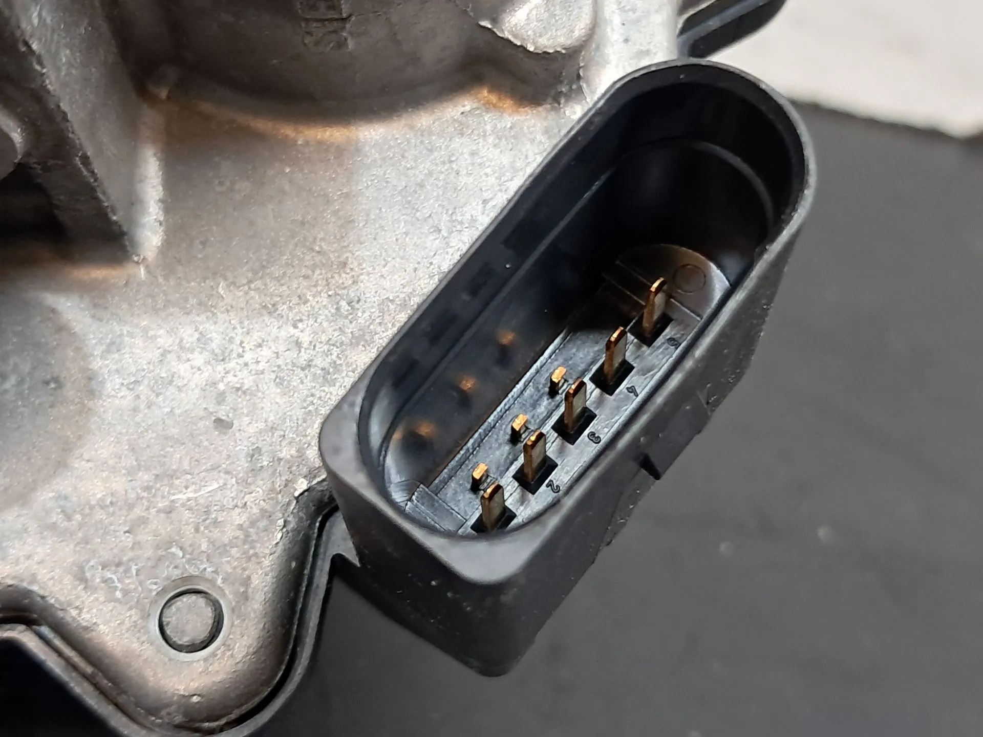 Attuatore / Motore valvola collettore di aspirazione AUDI A4 (8K2, B8) Imagem-4
