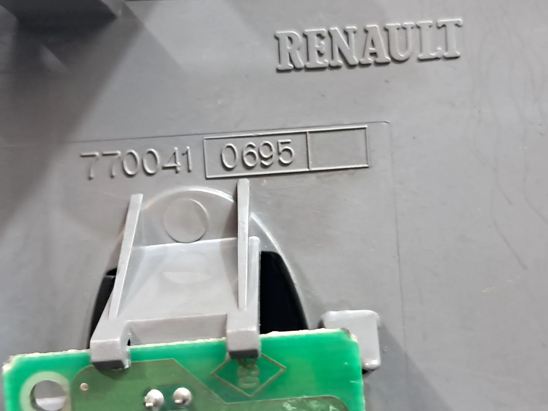 Amplificateur Antenne RENAULT Clio II (BB0/1/2_, CB0/1/2_) Imagem-3