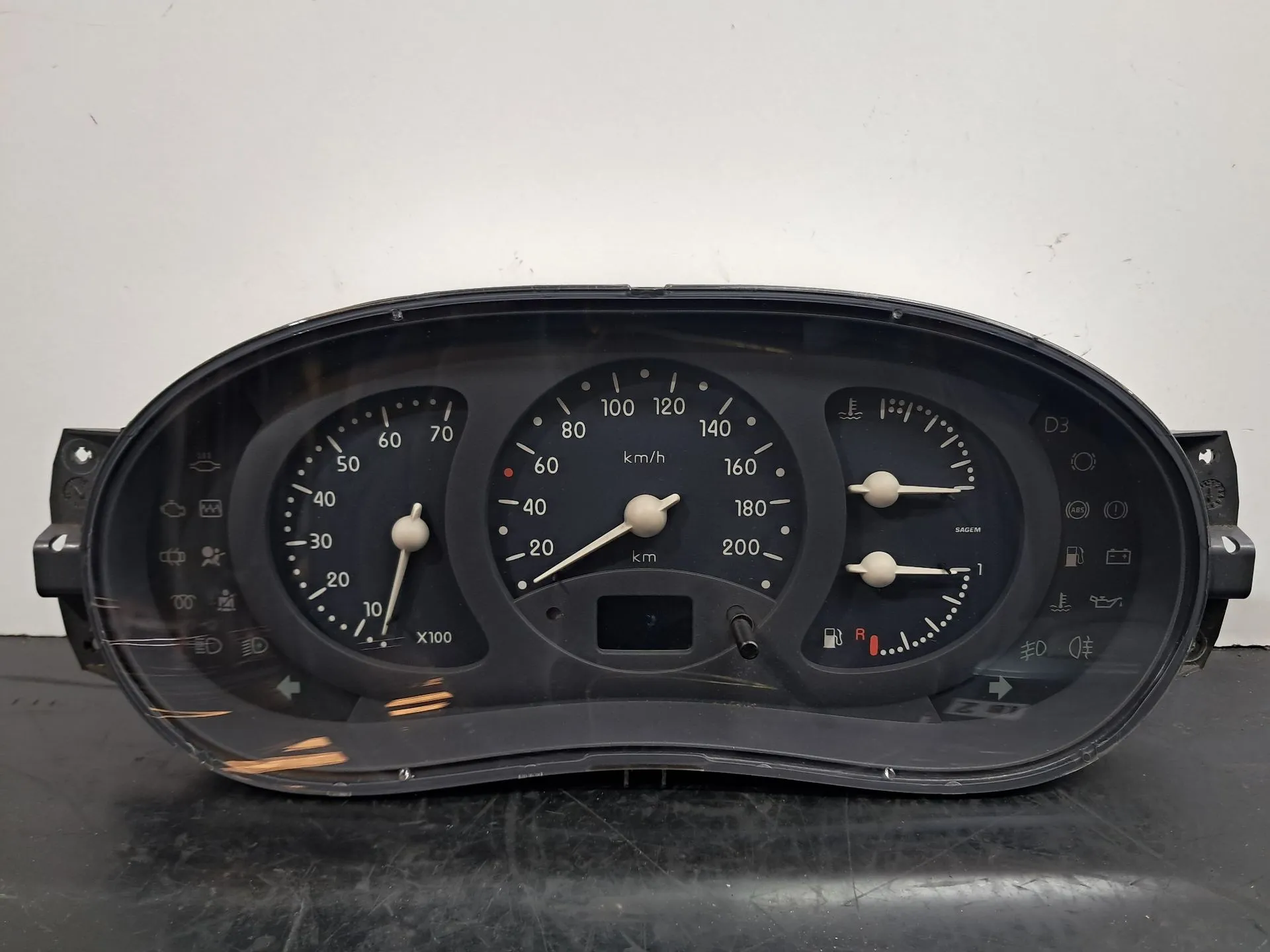 Quadrante / painel de instrumentos RENAULT Clio II (BB0/1/2_, CB0/1/2_)