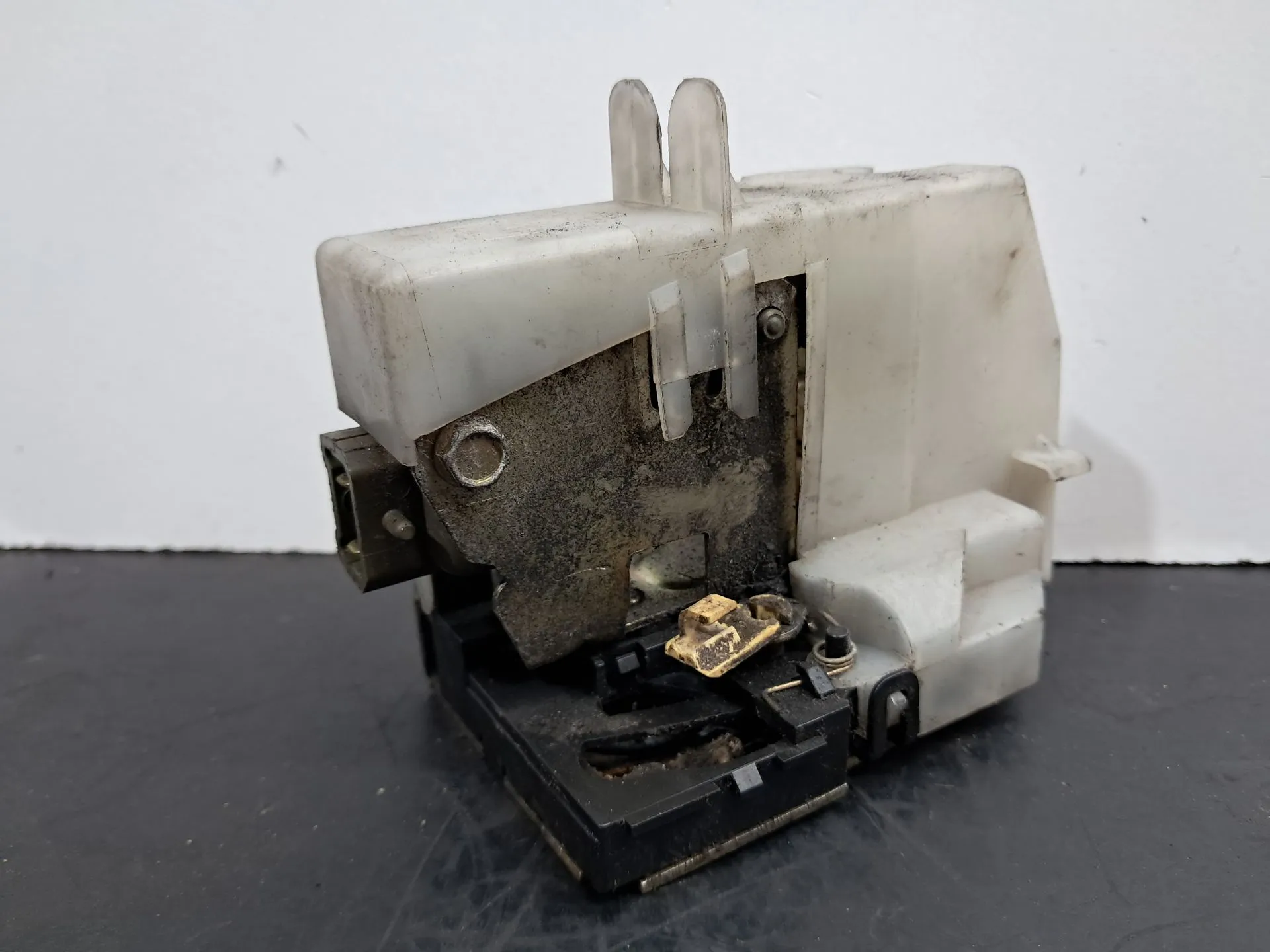 Serratura /Chiusura porta posteriore sinistra RENAULT Clio II (BB0/1/2_, CB0/1/2_)