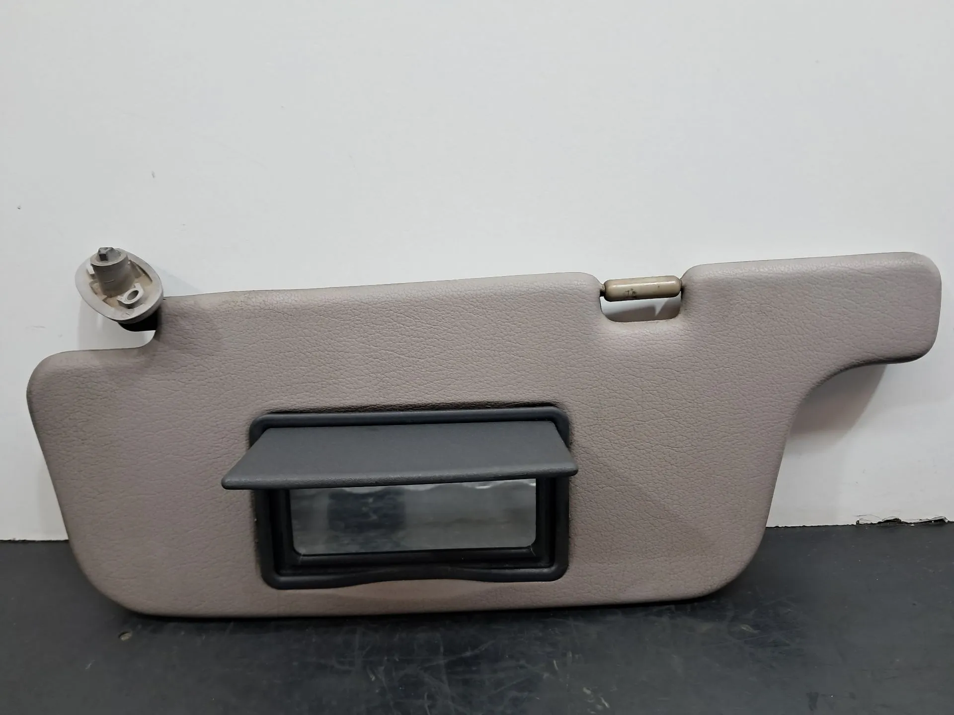 Left Sun Visor NISSAN Micra II (K11) Imagem-1