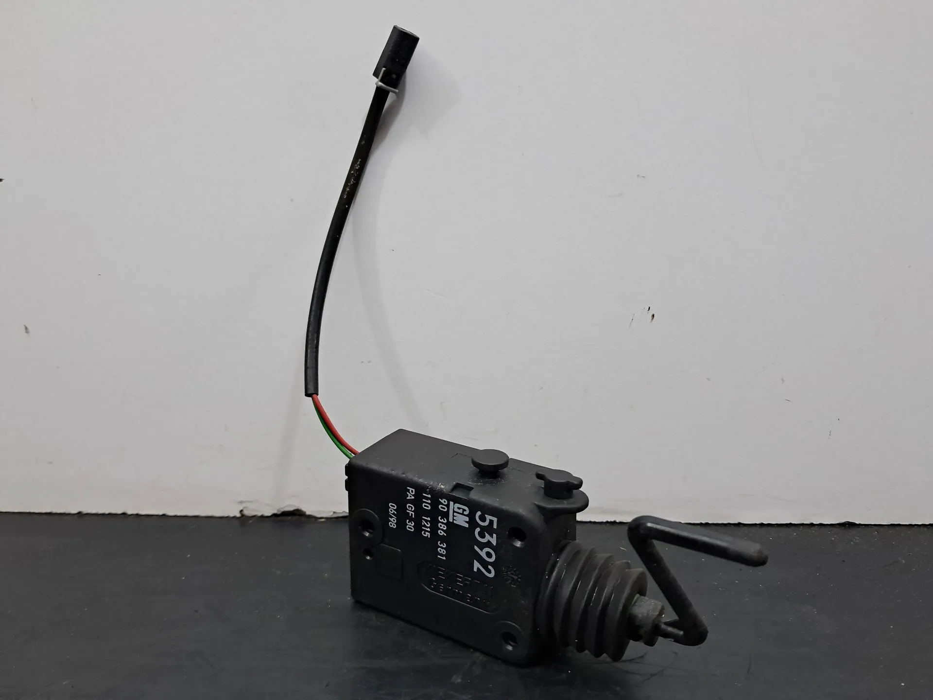 Attuatore Serratura serbatoio carburante OPEL Corsa B