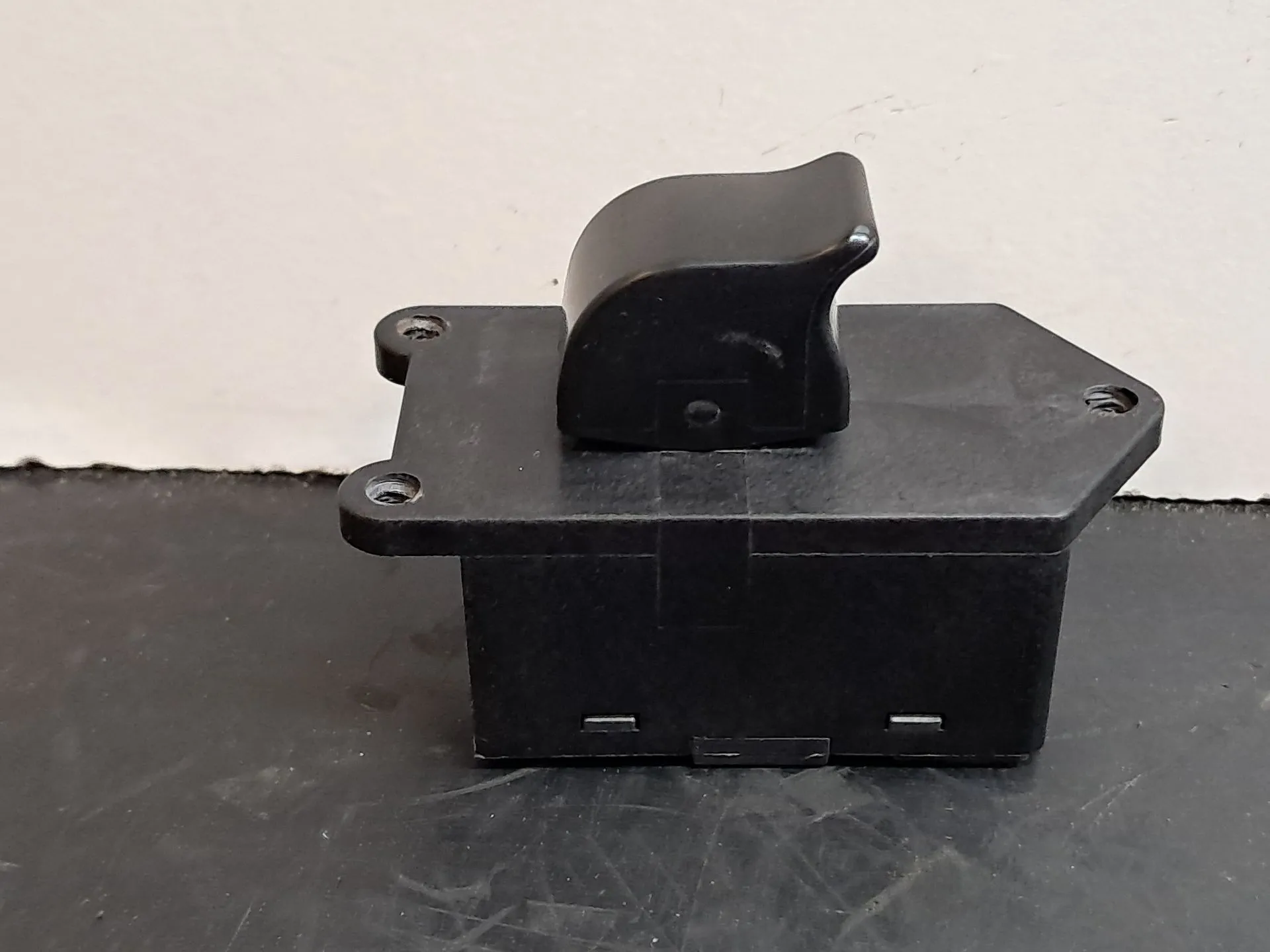 Right Front window control NISSAN Micra II (K11) Imagem-1