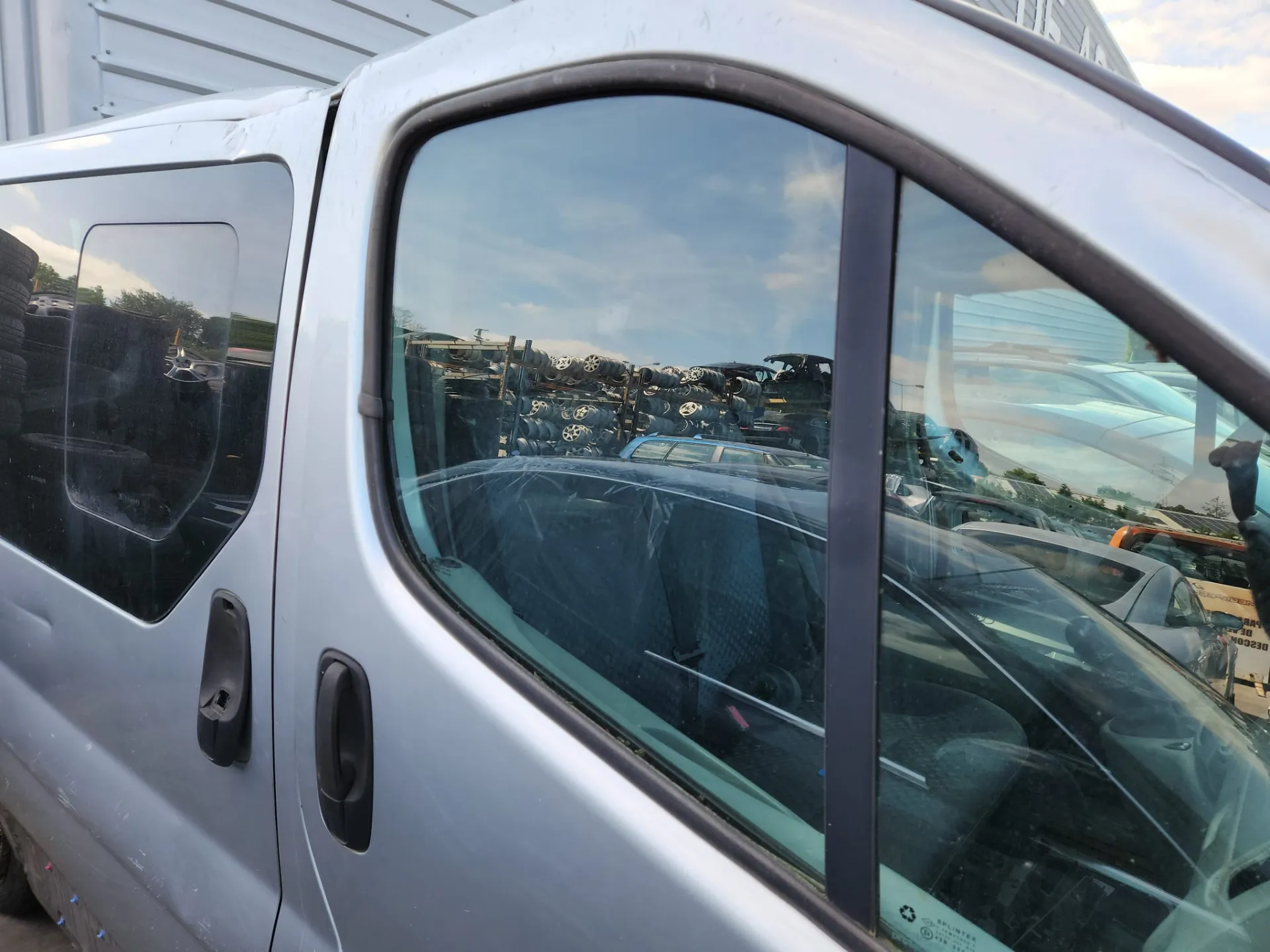 Right front door glass RENAULT Trafic II (FL) Imagem-1