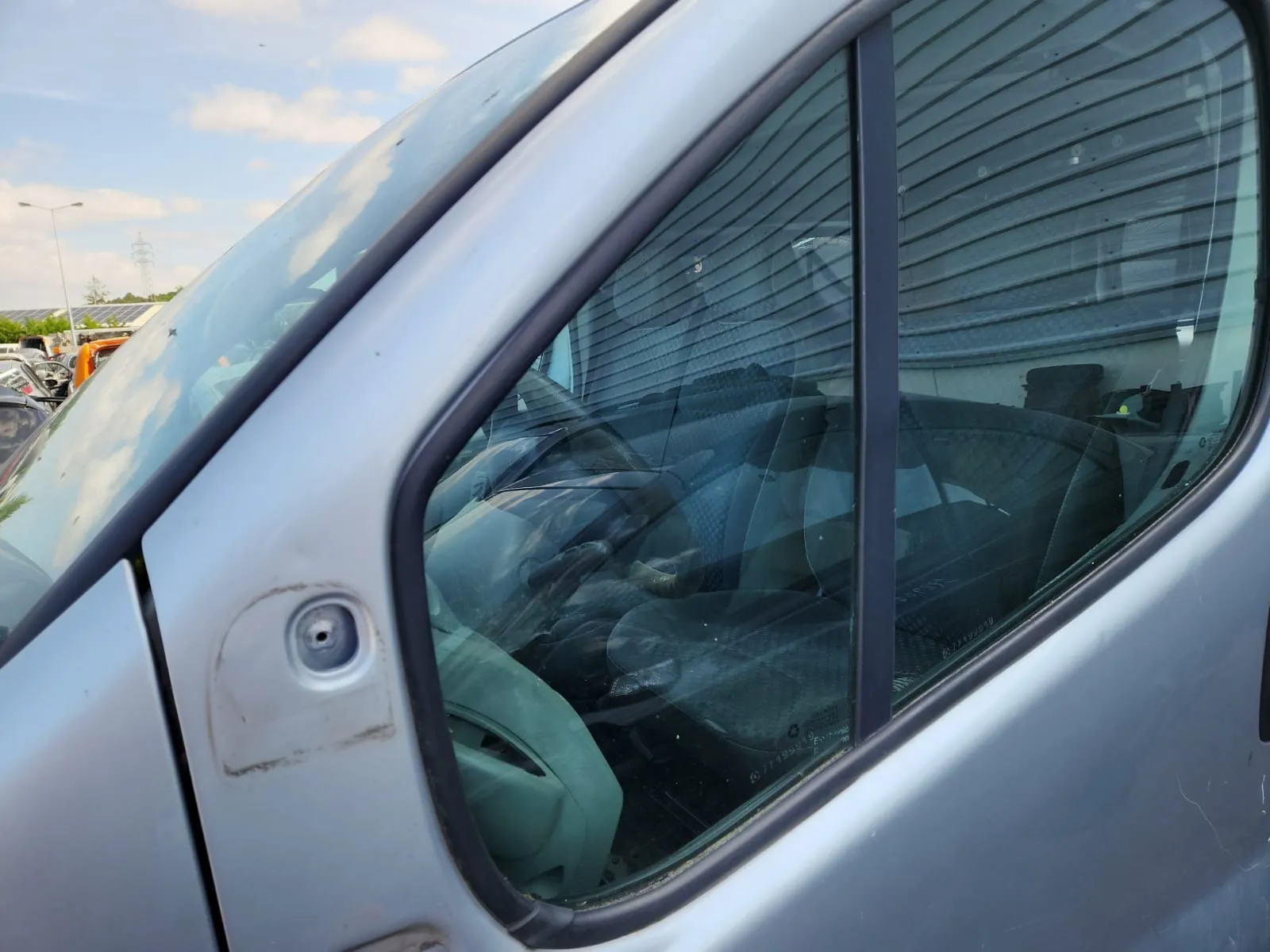 Vetro triangolare anteriore sinistro RENAULT Trafic II (FL) Imagem-1