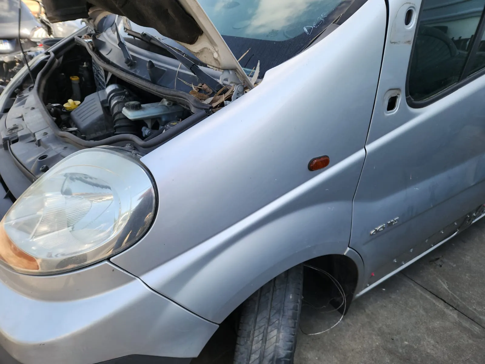 Parafango sinistro RENAULT Trafic II (FL)