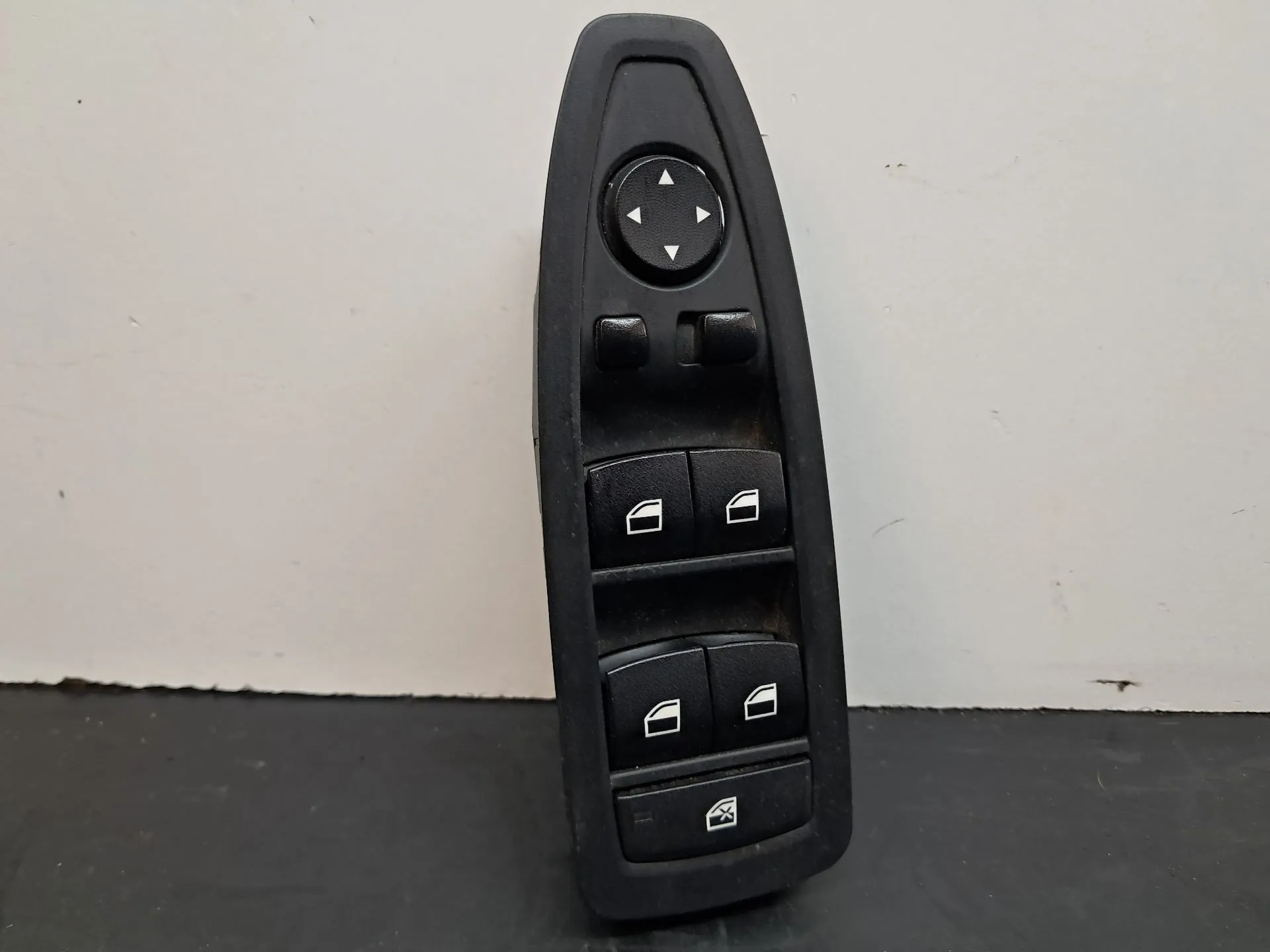 Commande / interrupteur lève-vitre Avant gauche BMW 1 (F20)