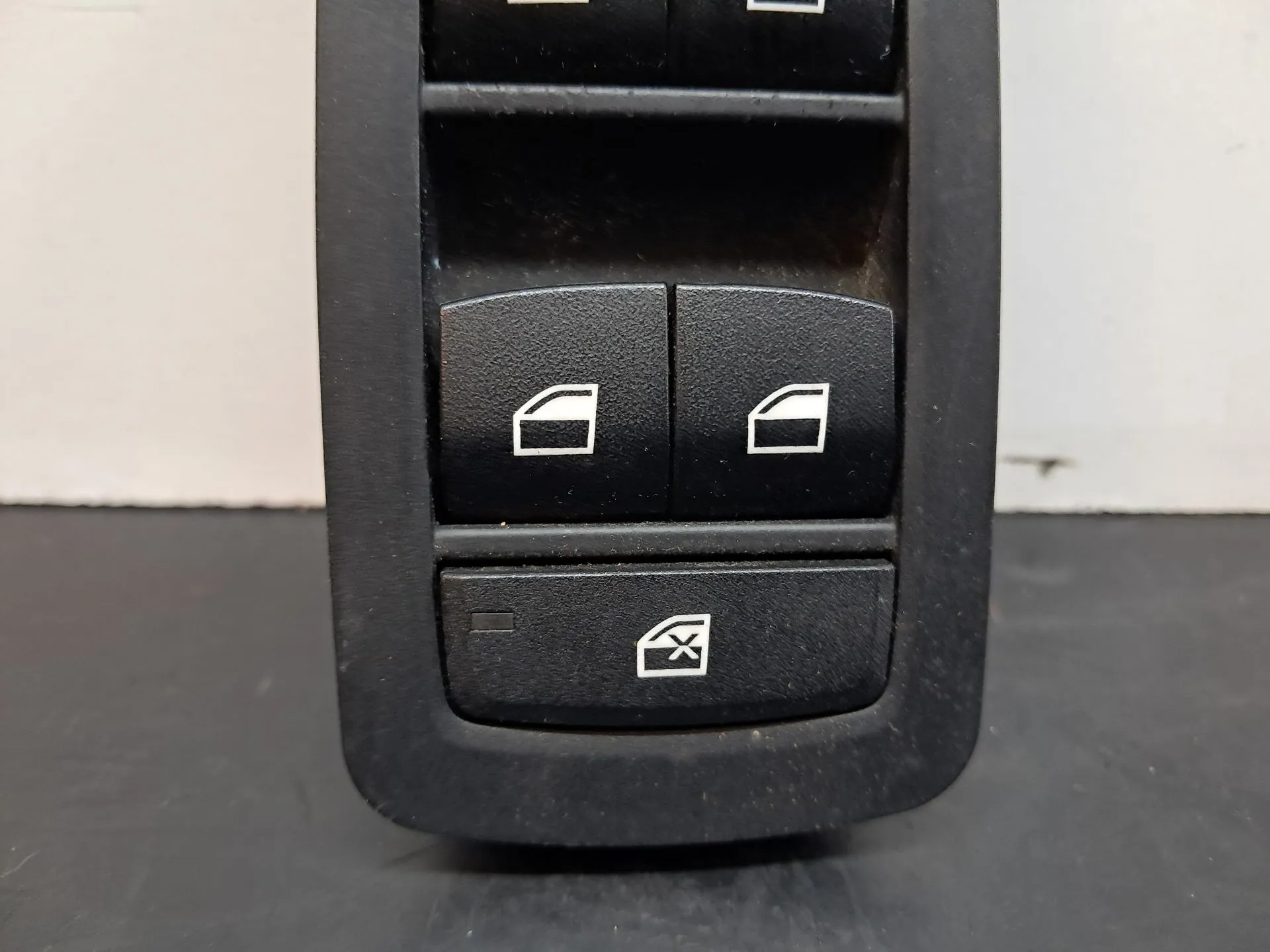 Comando / interruttore alzacristallo anteriore sinistro BMW 1 (F20) Imagem-1