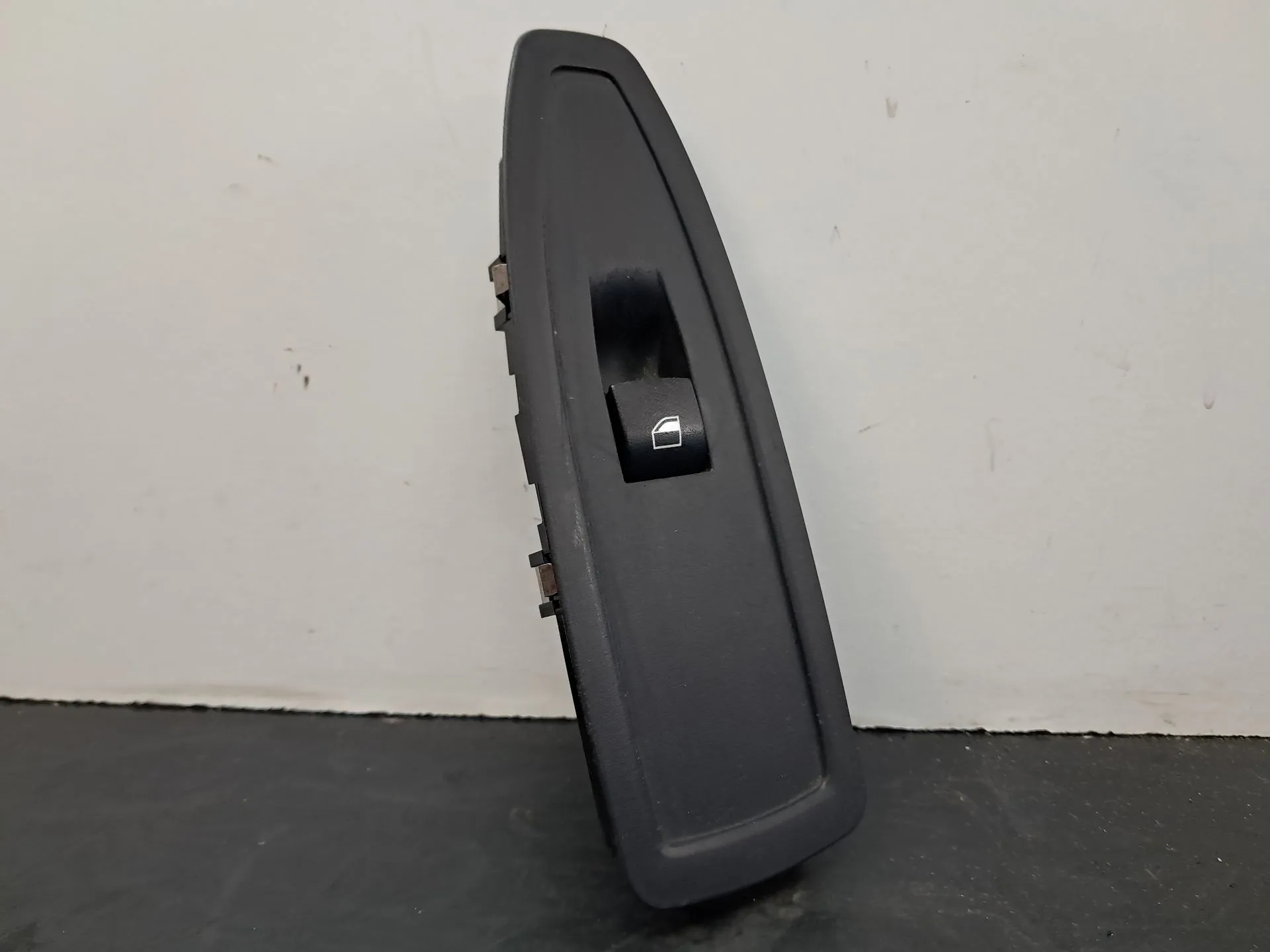 Commande / interrupteur lève-vitre Avant Droite BMW 1 (F20)