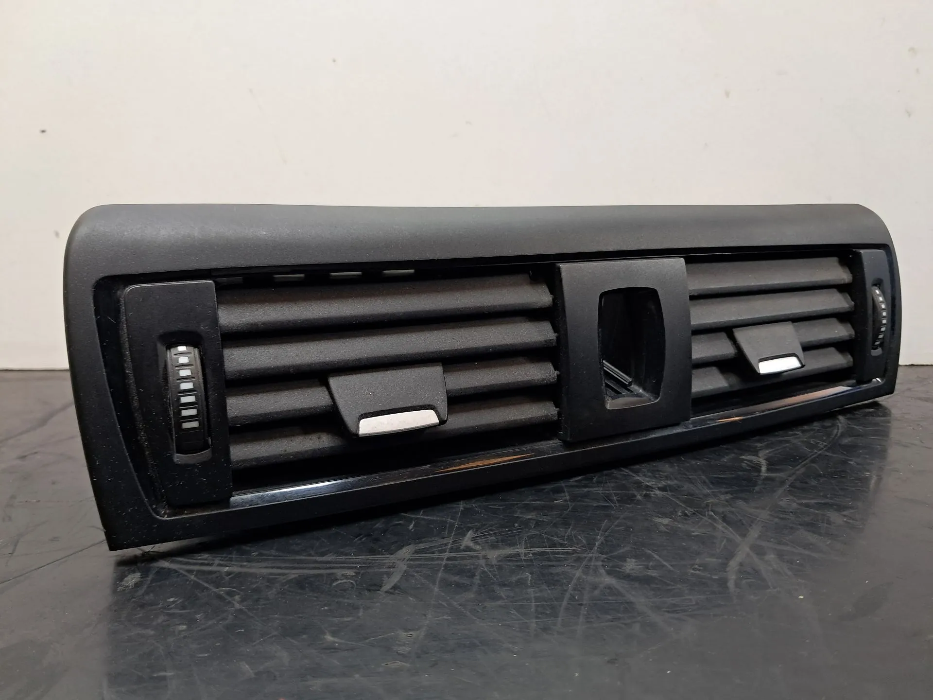 Diffuseur / sortie d’air BMW 1 (F20)