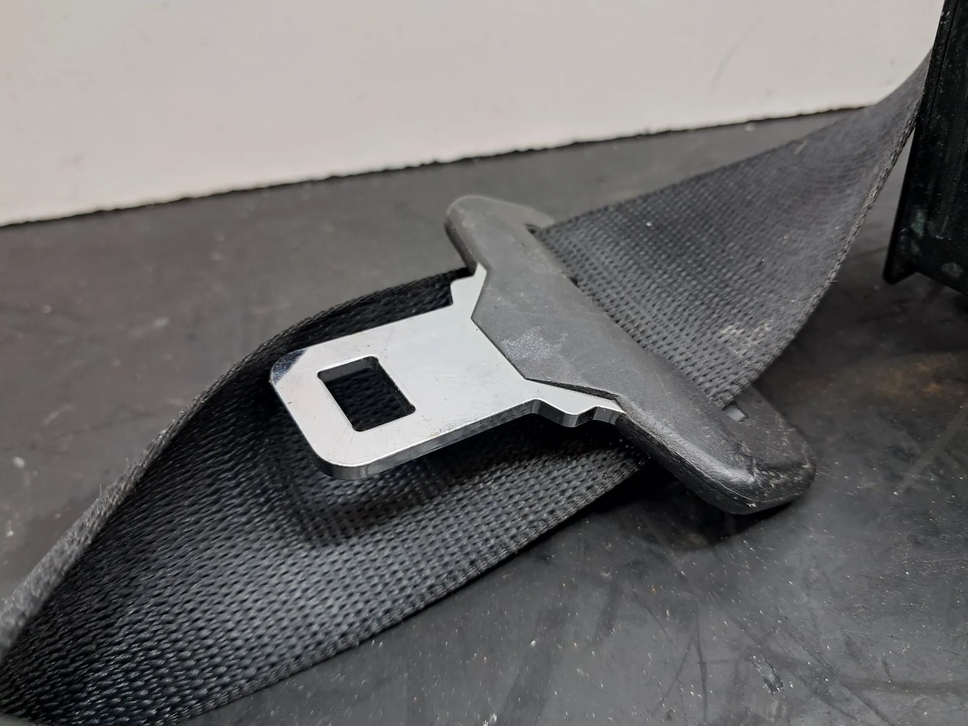 Cintura Pretensionatore posteriore destra BMW 1 (F20) Imagem-3