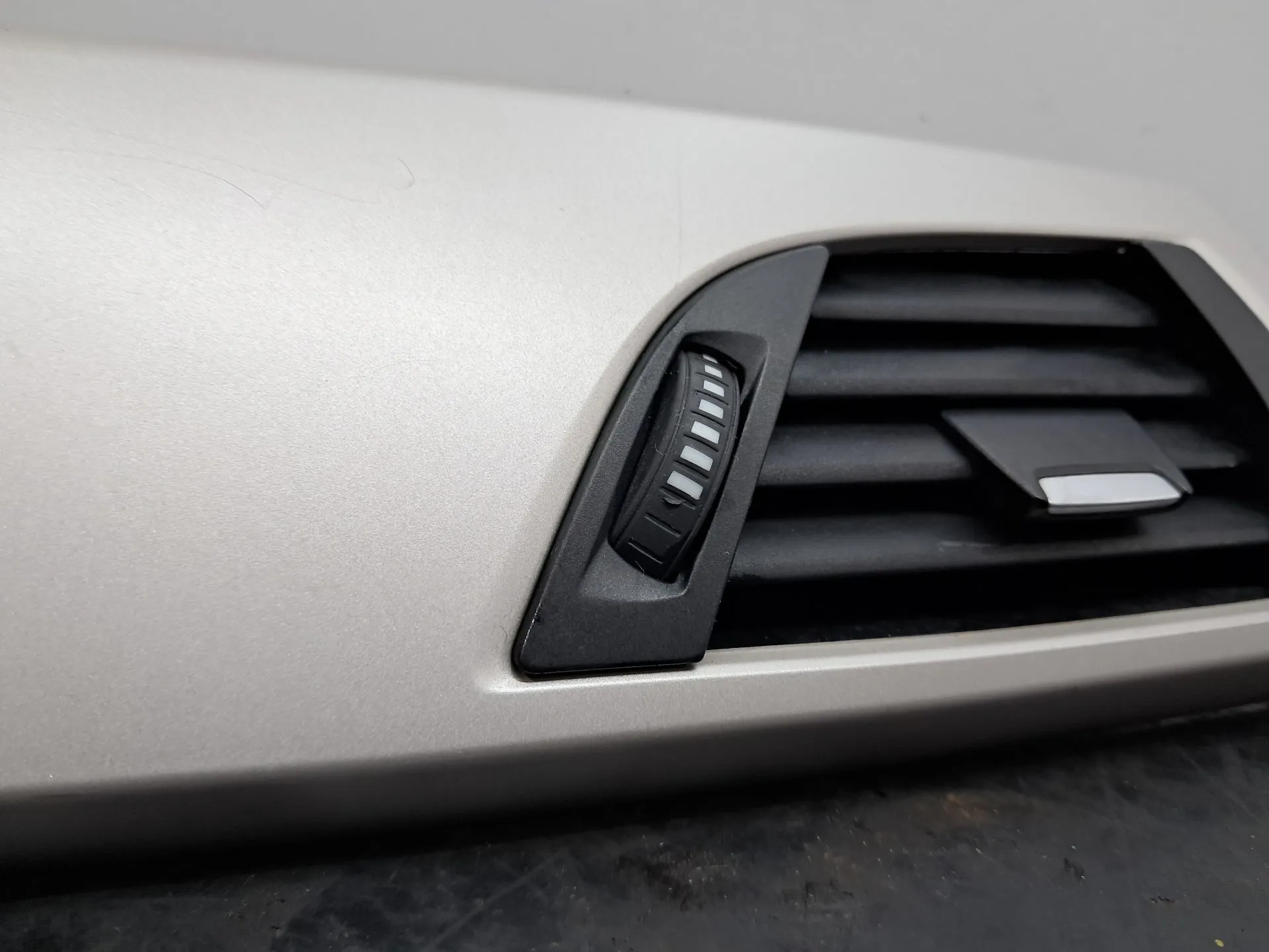 Diffuseur / sortie d’air BMW 1 (F20) Imagem-3