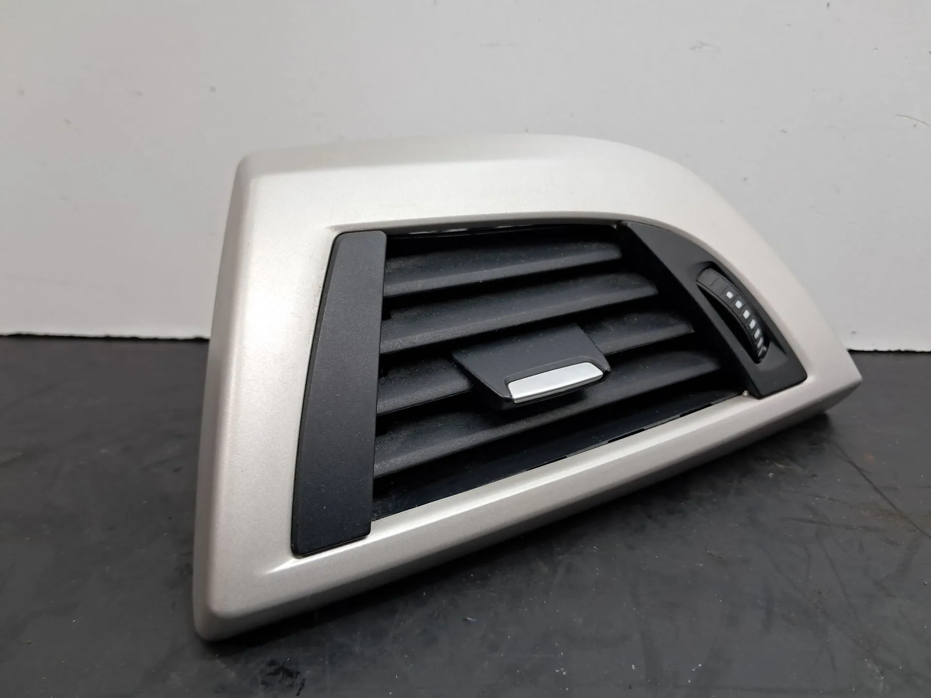 Difusor / salida de aire BMW 1 (F20)