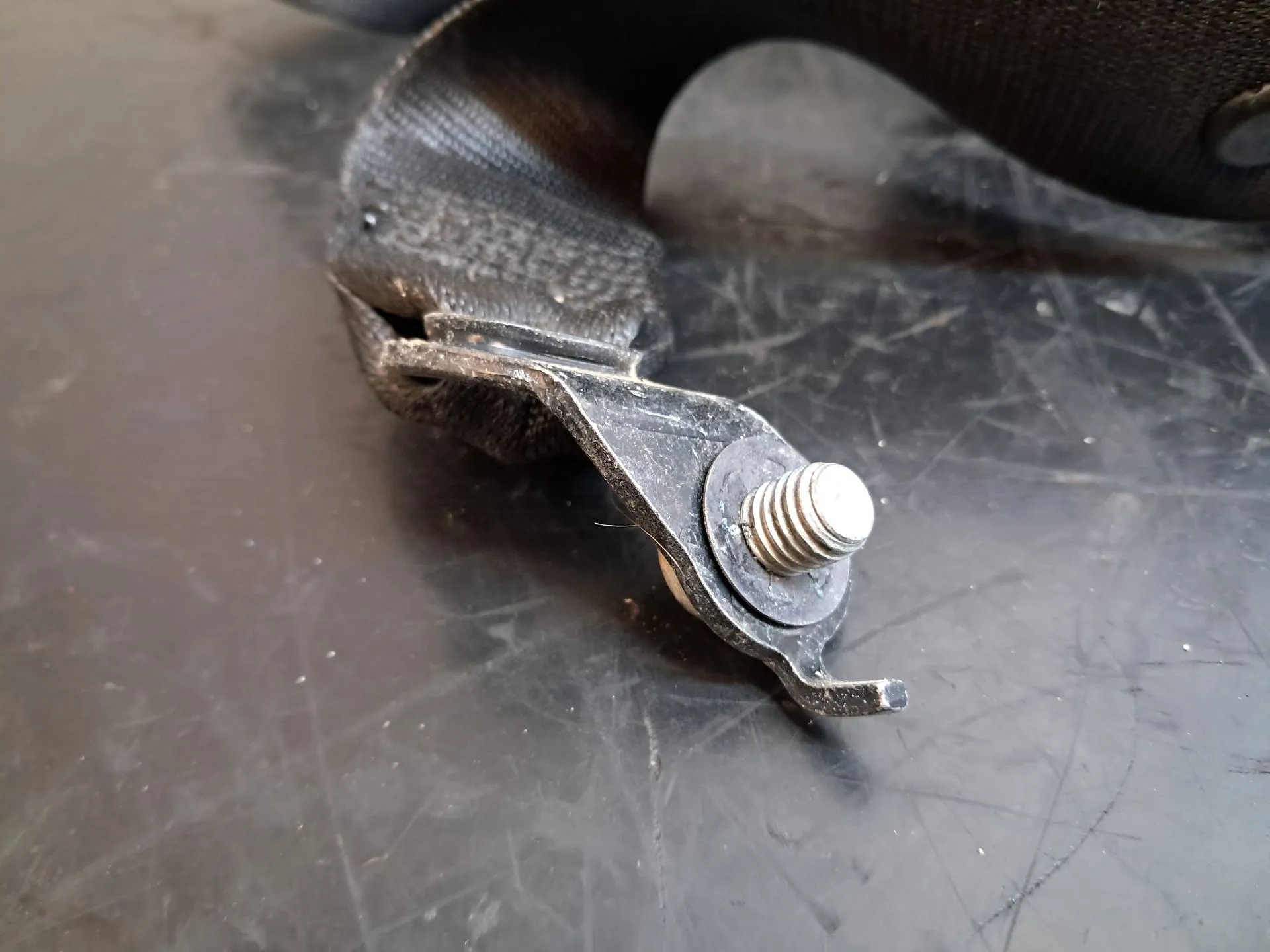 Right front seatbelt pretensioner BMW 1 (F20) Imagem-1