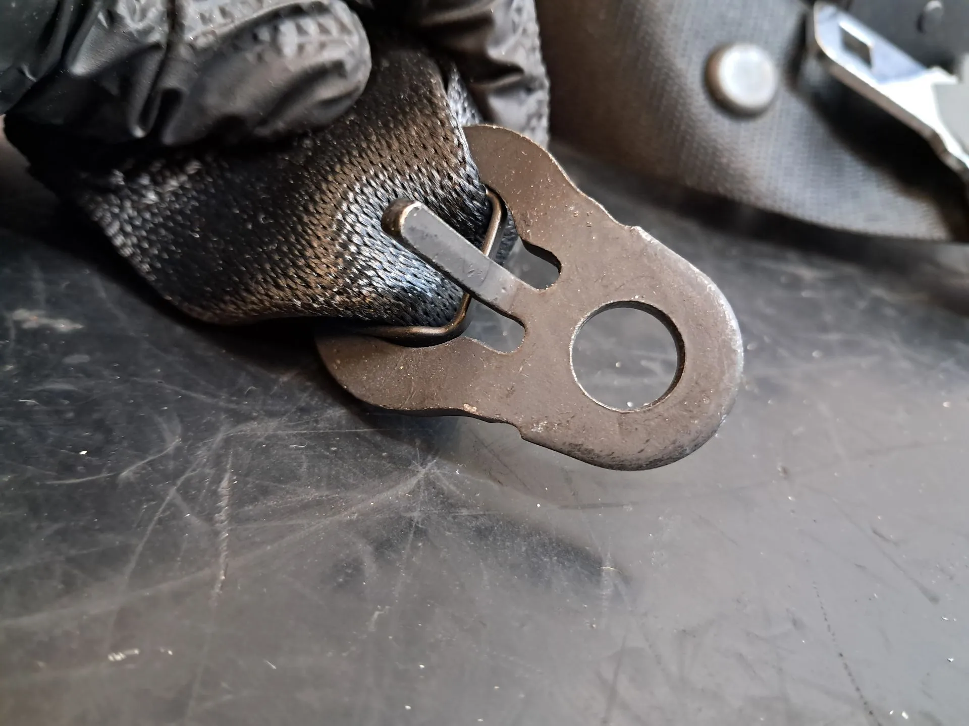 Prétensionneur de ceinture arrière gauche BMW 1 (F20) Imagem-1
