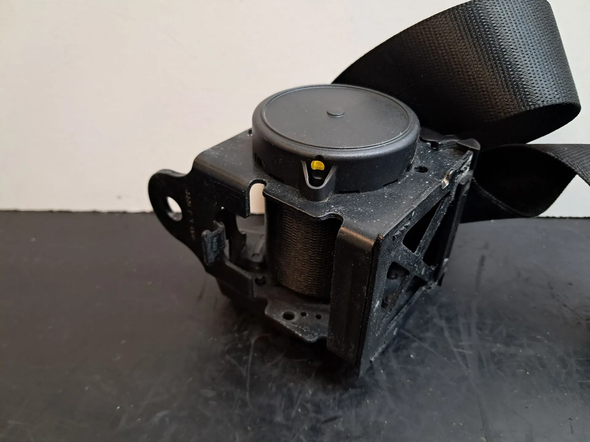 Prétensionneur de ceinture arrière gauche BMW 1 (F20) Imagem-4