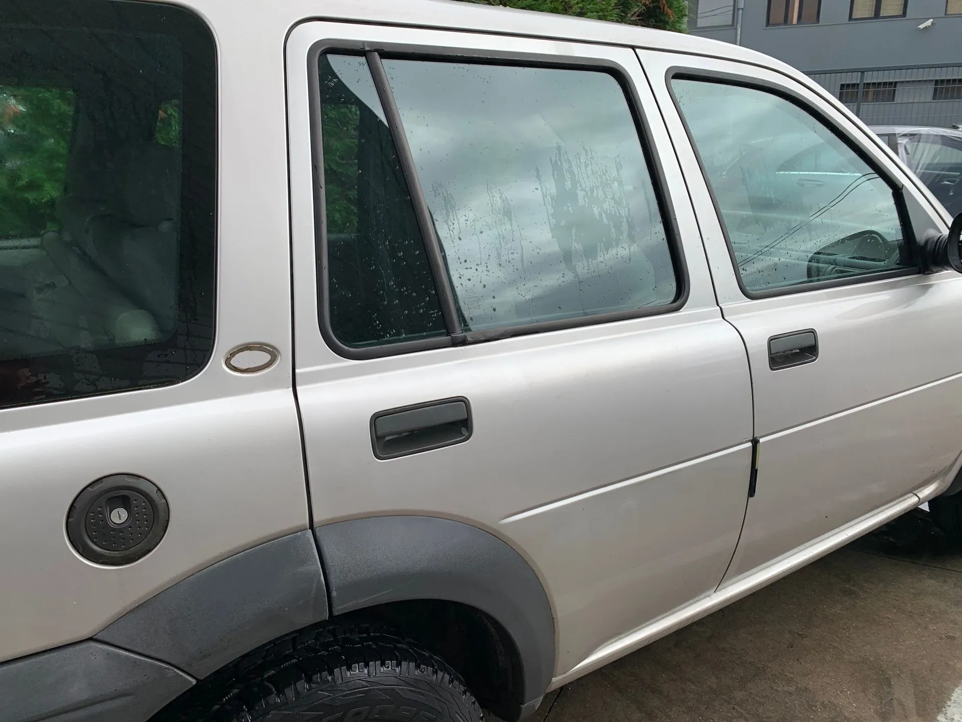 Porta trás direita LAND ROVER Freelander (L314) Imagem-1