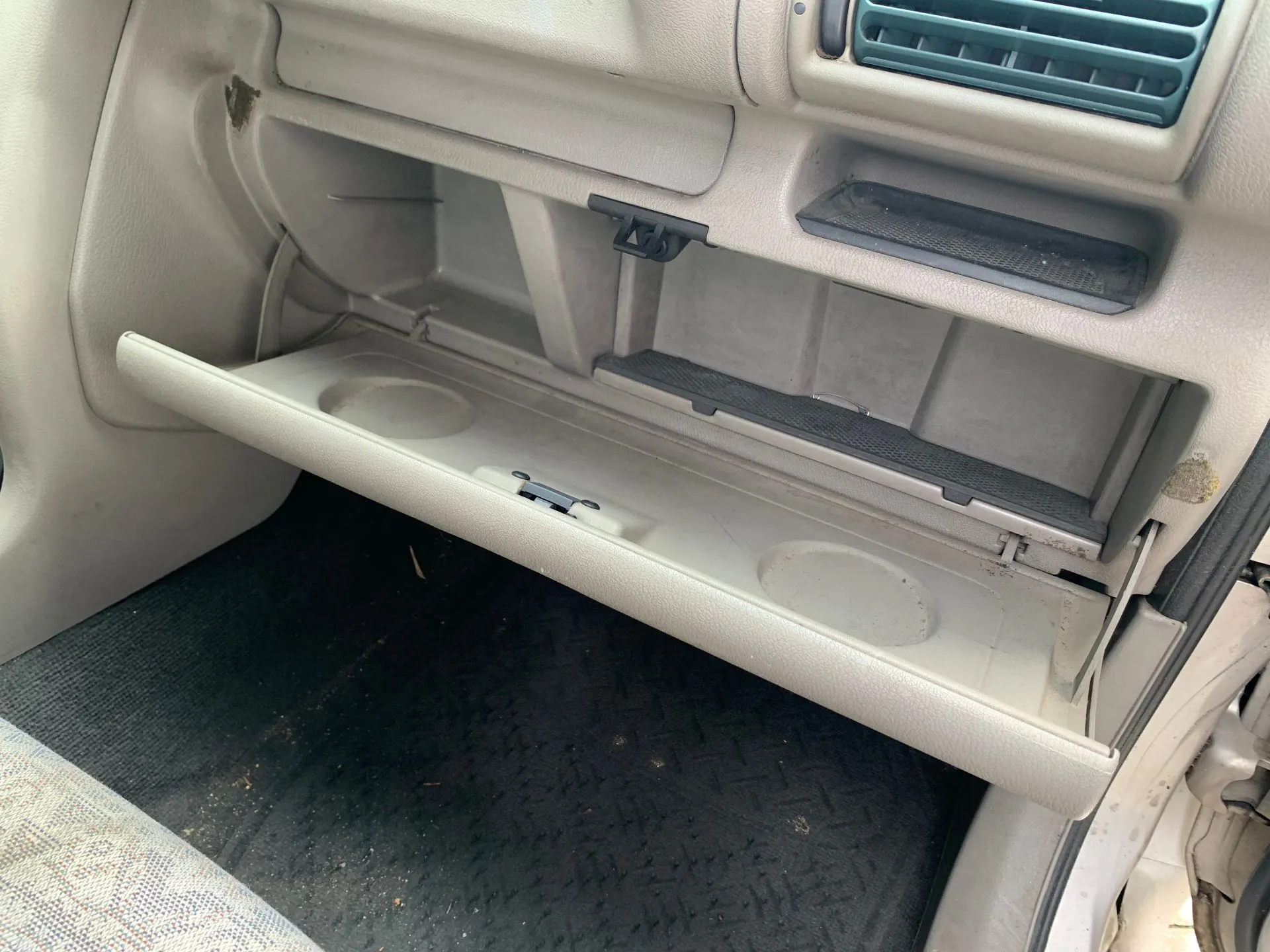 Porta luvas LAND ROVER Freelander (L314) Imagem-1