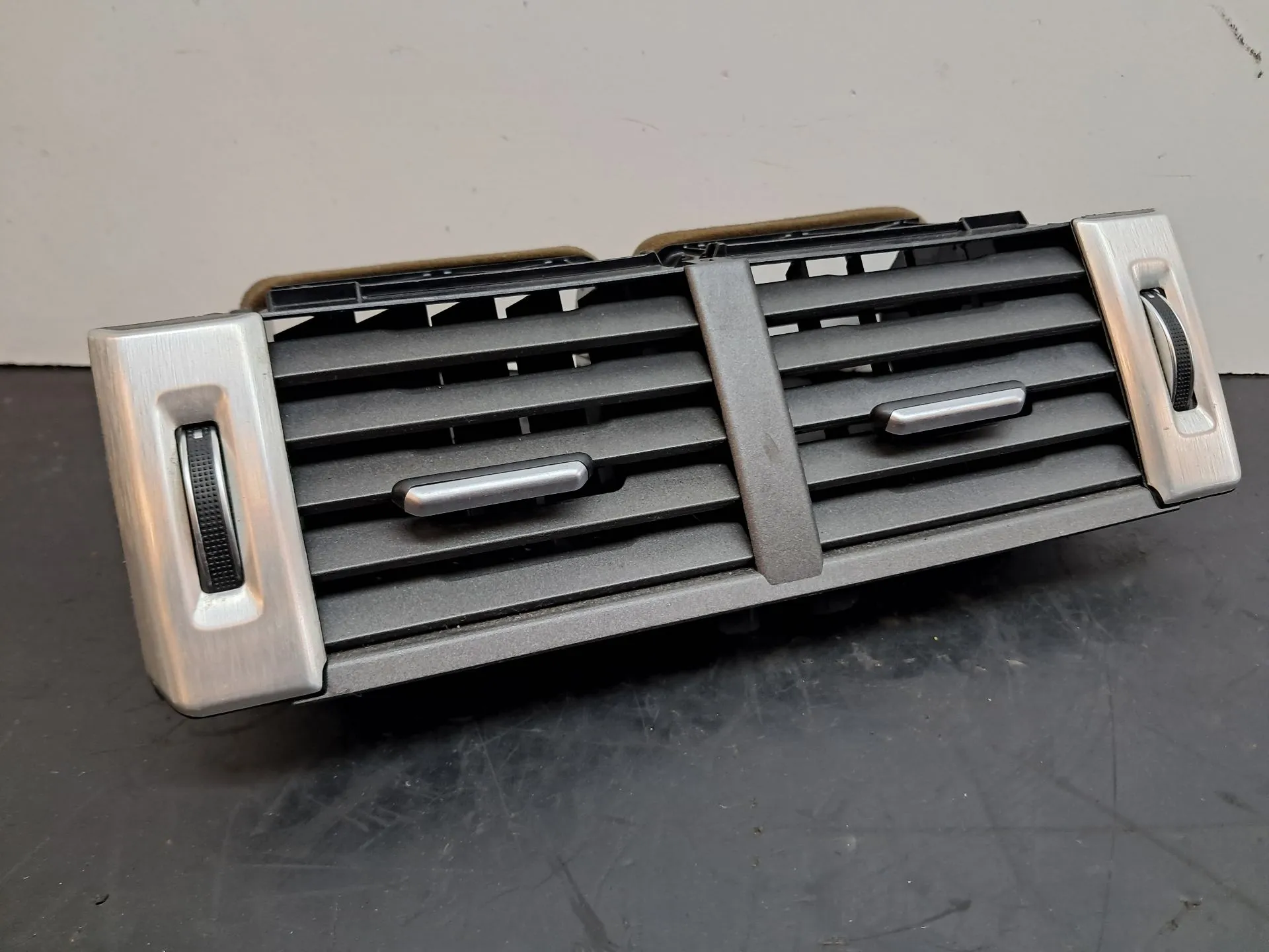 Difusor / salida de aire SEAT Toledo III (5P2)
