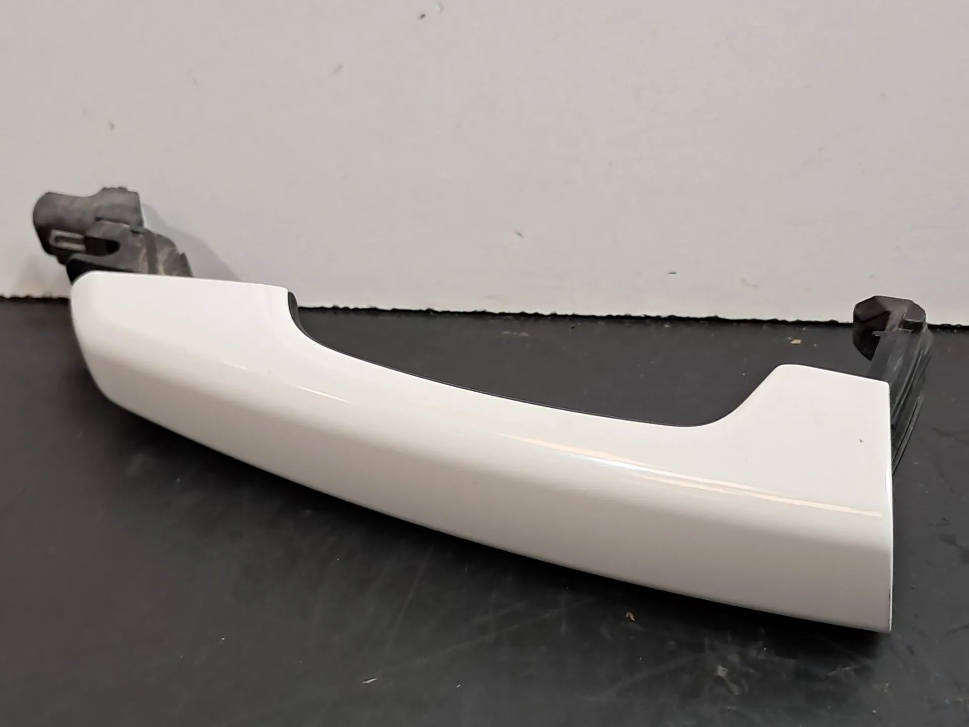 Left rear door handle LAND ROVER Range Rover Evoque (L538)
