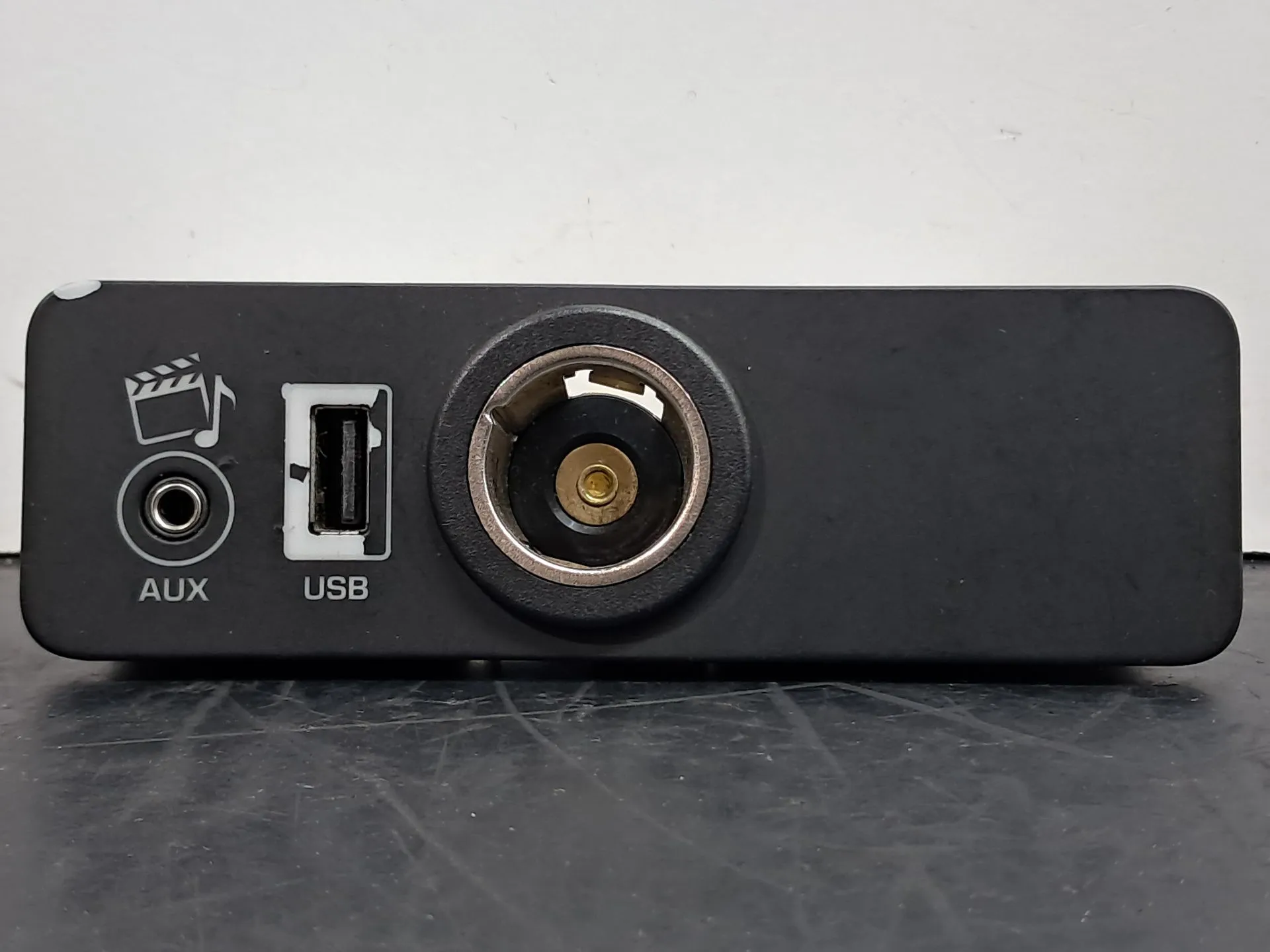 Module USB / AUX / iPod LAND ROVER Range Rover Evoque (L538) Imagem-1