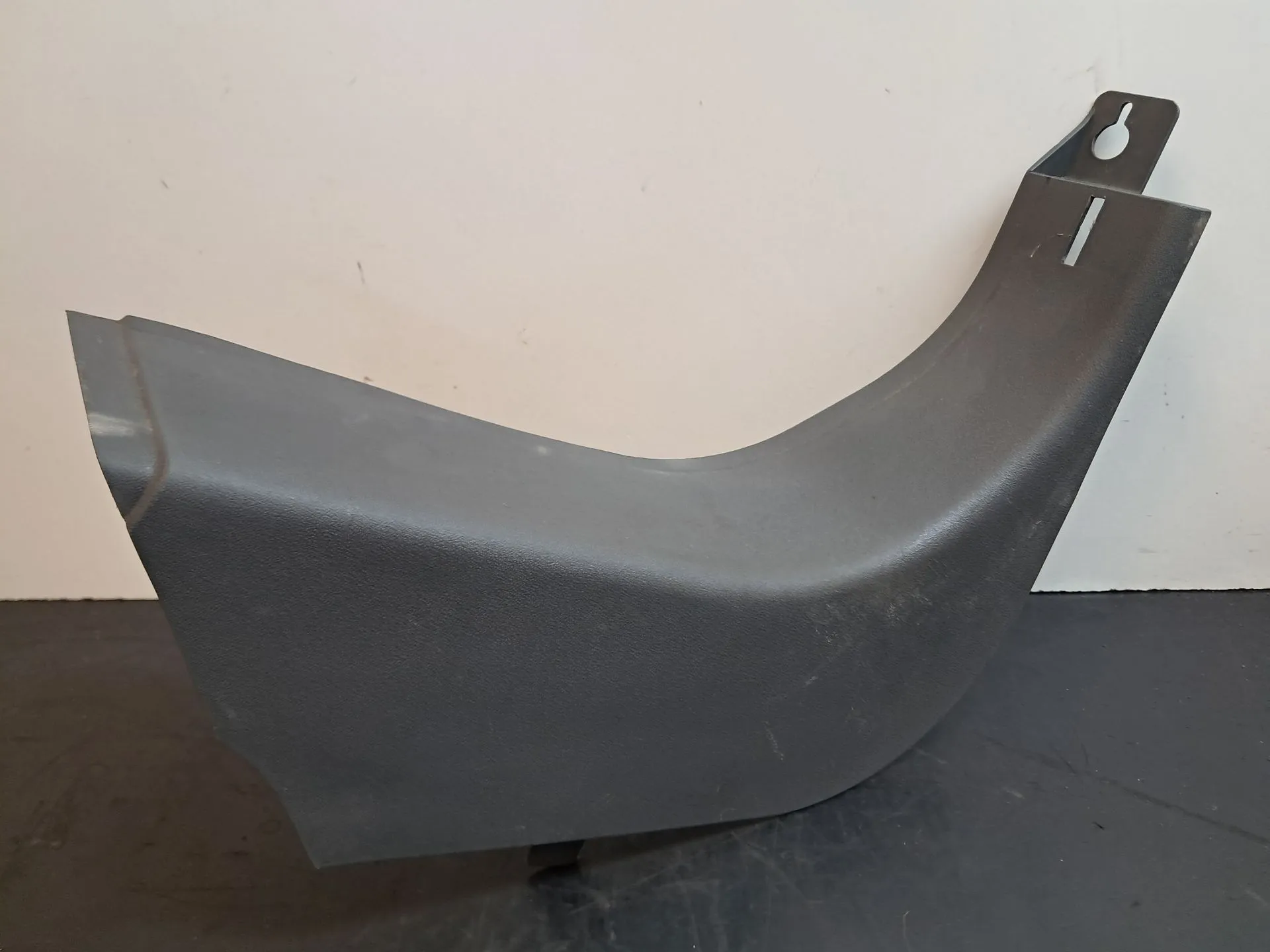 Forras de pilar A direito LAND ROVER Range Rover Evoque (L538)