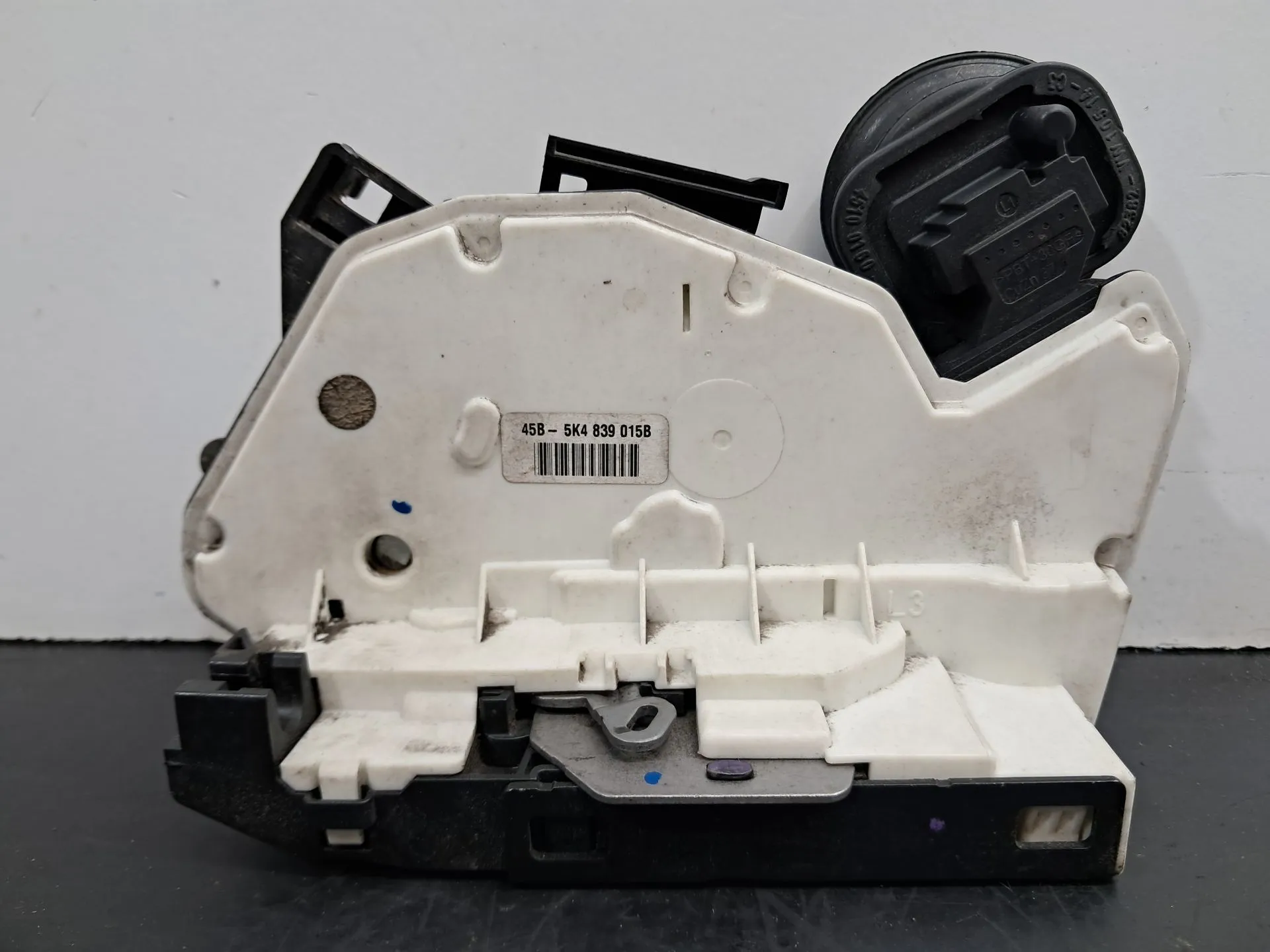 Fechadura / fecho porta trás esquerdo VOLKSWAGEN Golf VI (5K1) Imagem-1