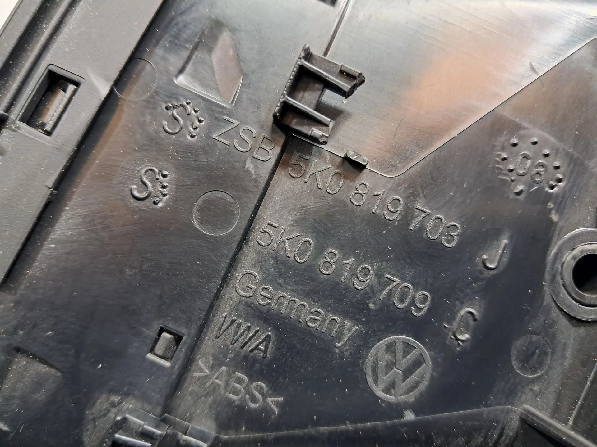 Diffuser / air vent VOLKSWAGEN Golf VI (5K1) Imagem-3