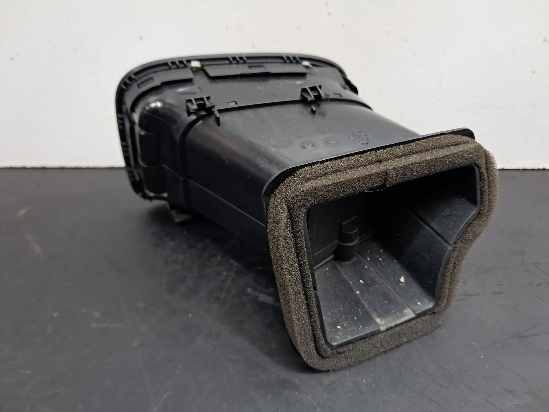 Diffuser / air vent VOLKSWAGEN Golf VI (5K1) Imagem-2