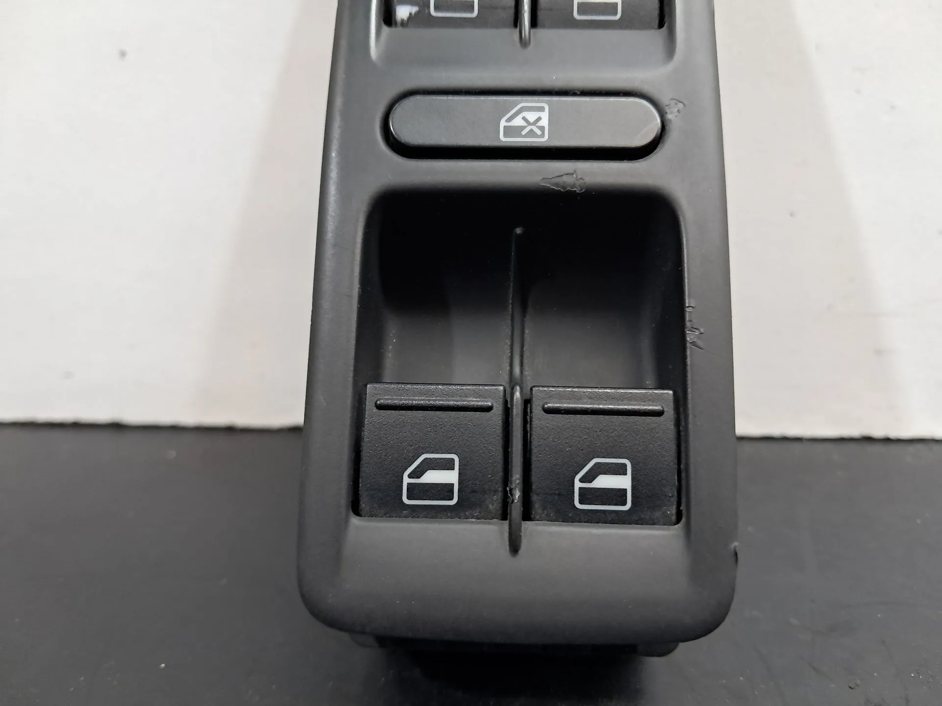 Commande / interrupteur lève-vitre Avant gauche VOLKSWAGEN Golf VI (5K1) Imagem-1