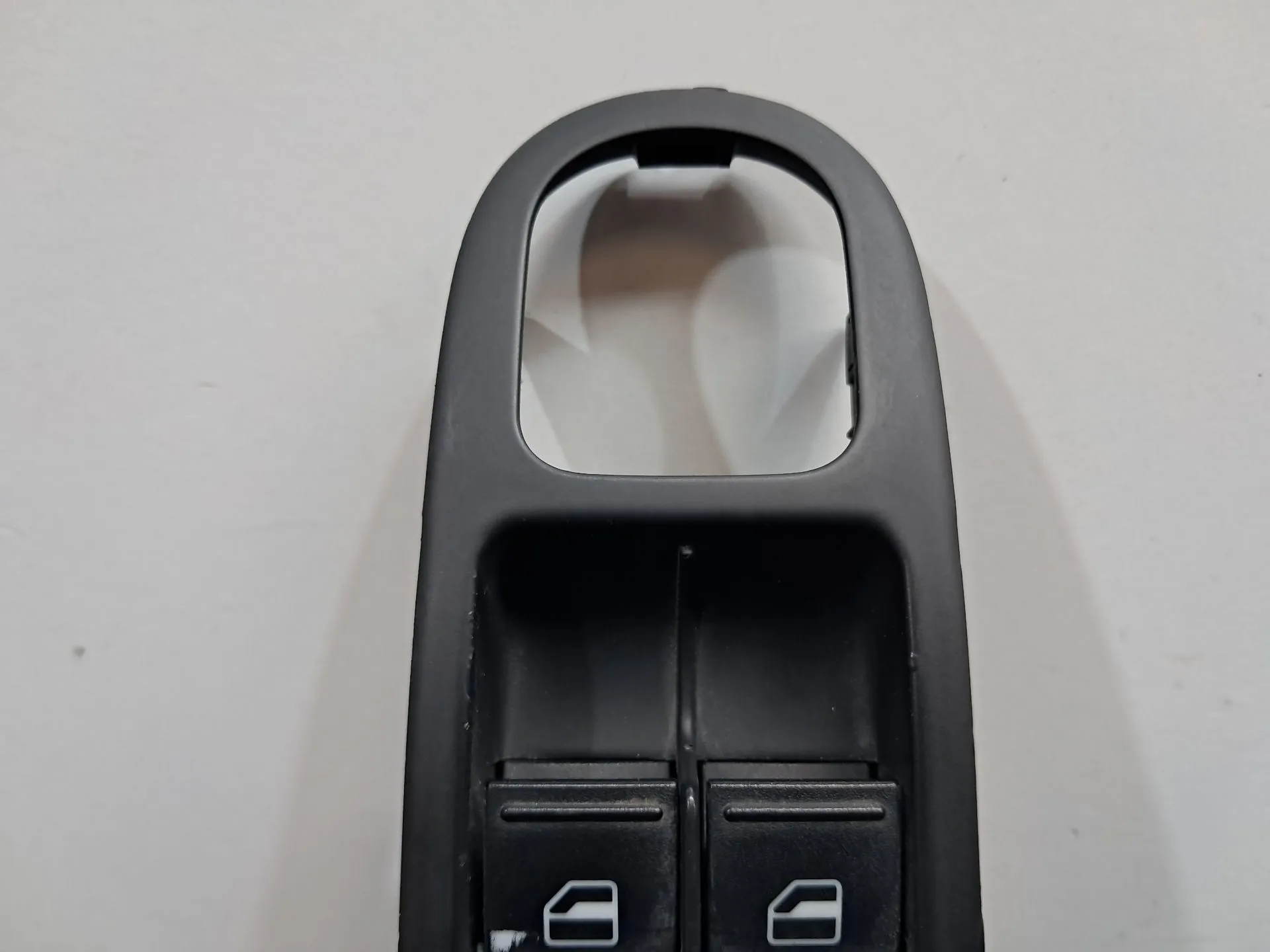 Commande / interrupteur lève-vitre Avant gauche VOLKSWAGEN Golf VI (5K1) Imagem-3