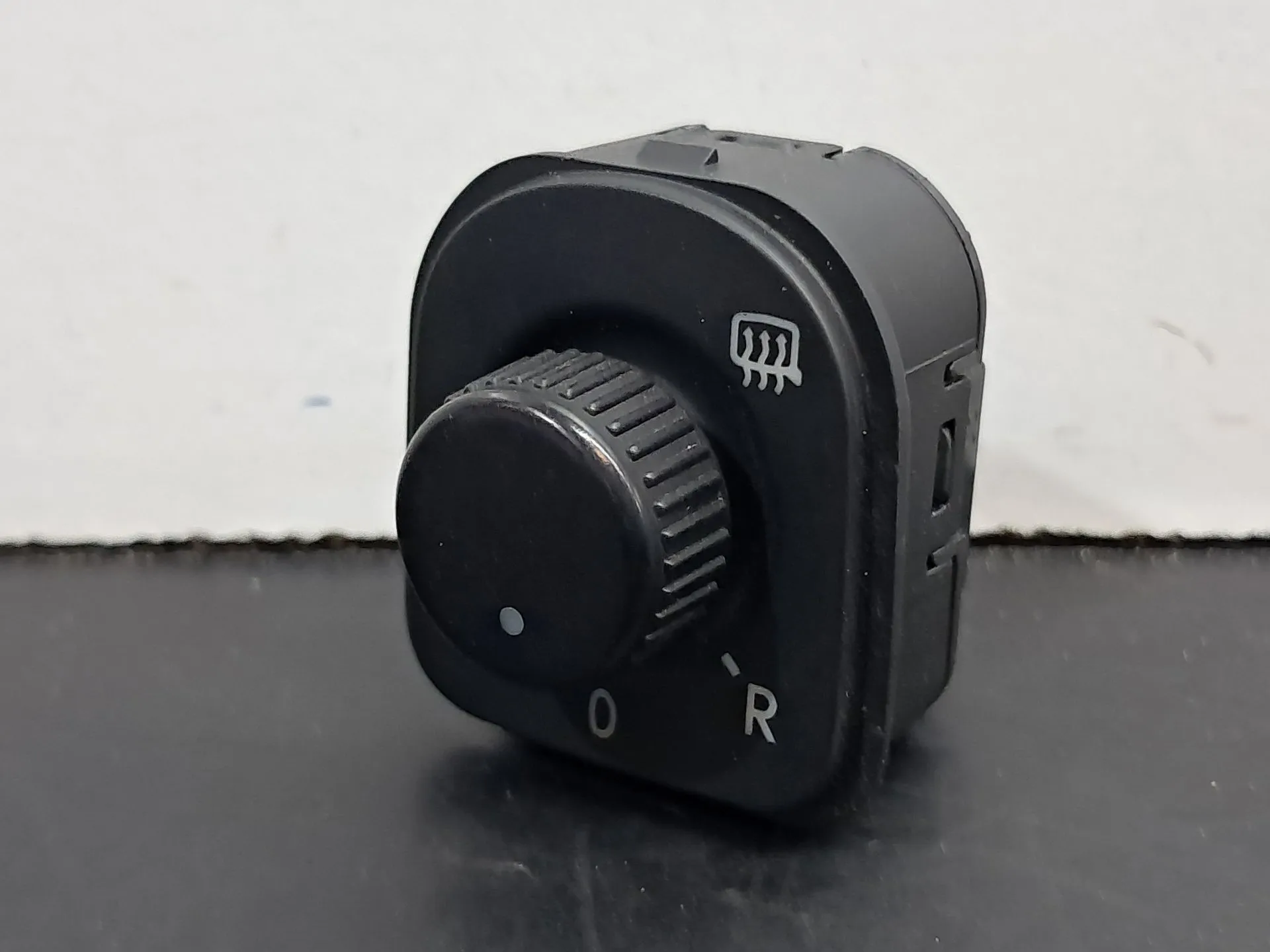 Commande des rétroviseurs VOLKSWAGEN Golf VI (5K1)