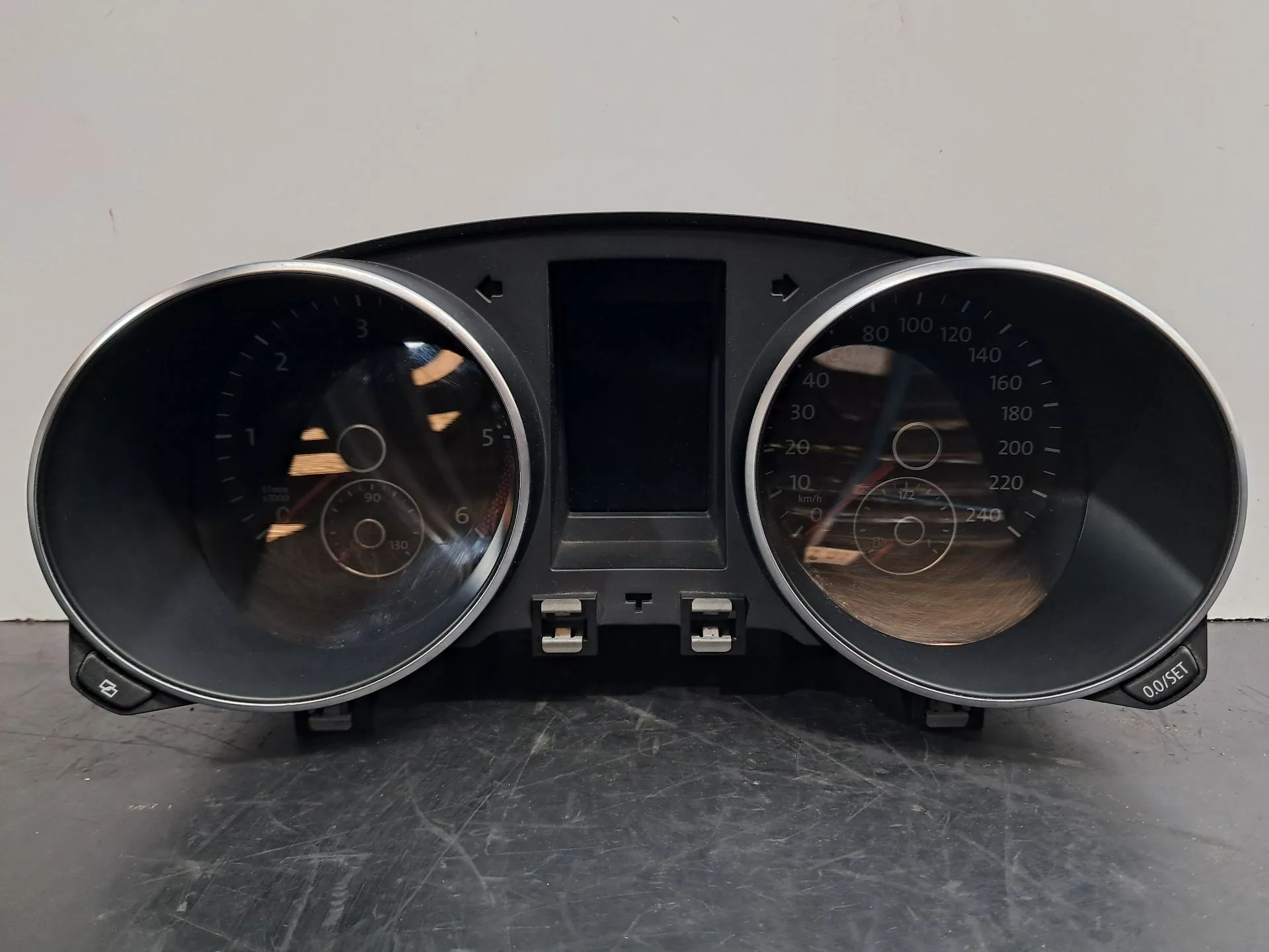 Quadro strumenti / Pannello strumenti VOLKSWAGEN Golf VI (5K1)