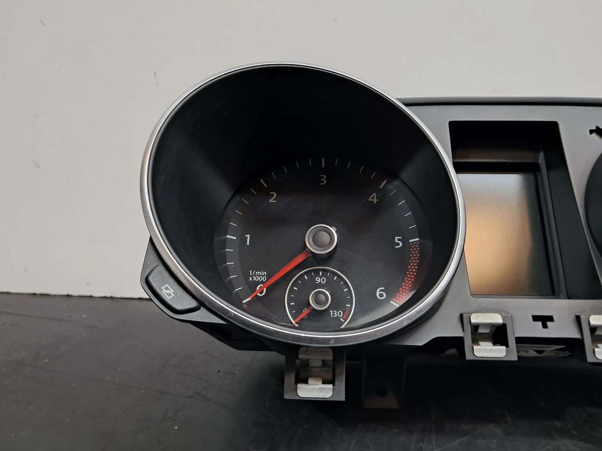Quadro strumenti / Pannello strumenti VOLKSWAGEN Golf VI (5K1) Imagem-1