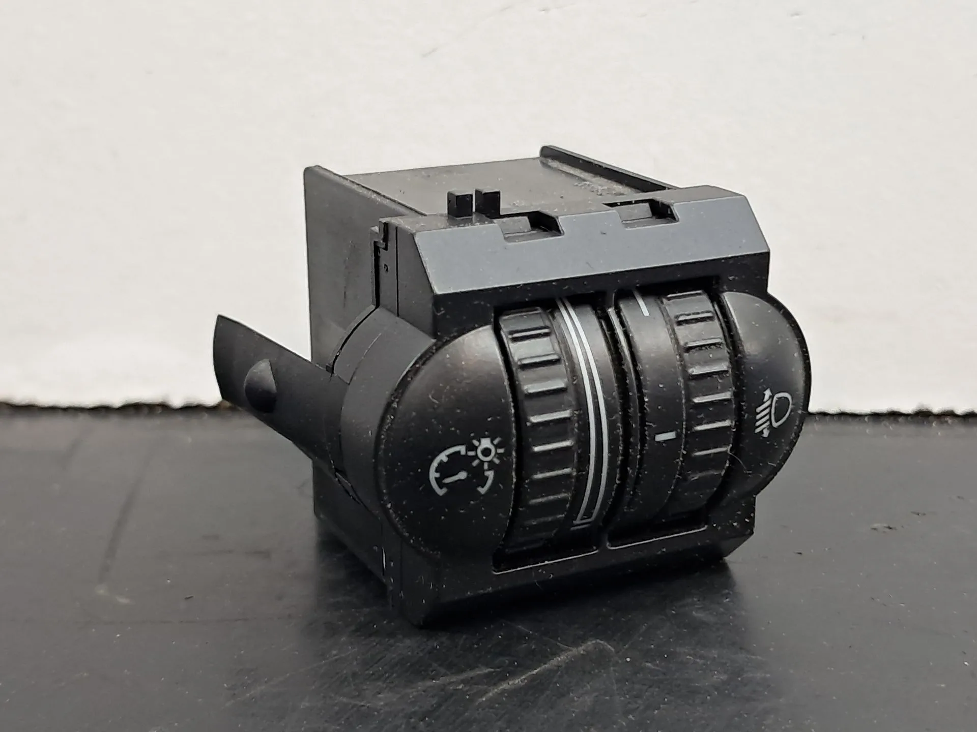 Bouton / interrupteur d'éclairage VOLKSWAGEN Golf VI (5K1)