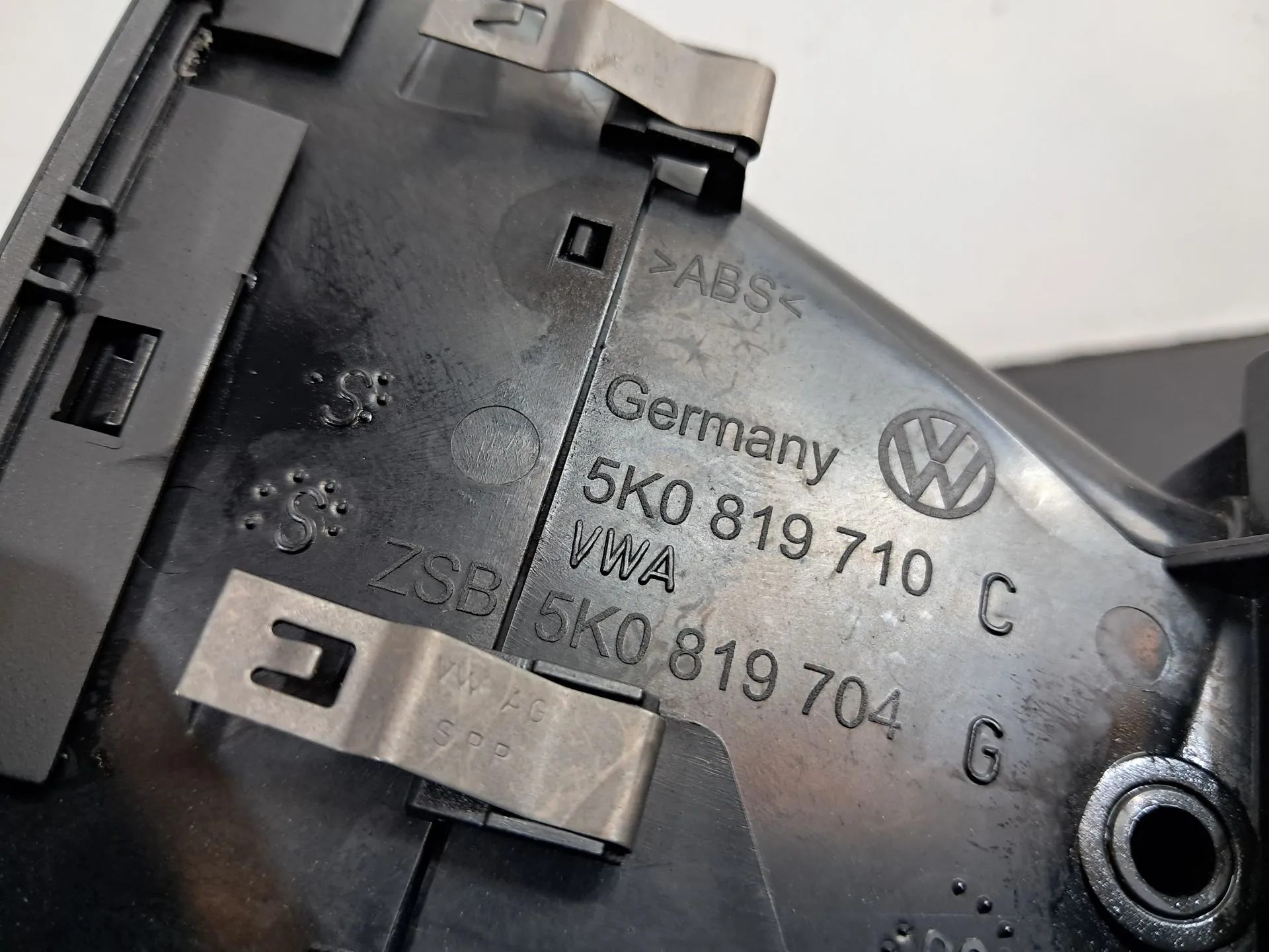 Diffuseur / sortie d’air VOLKSWAGEN Golf VI (5K1) Imagem-3