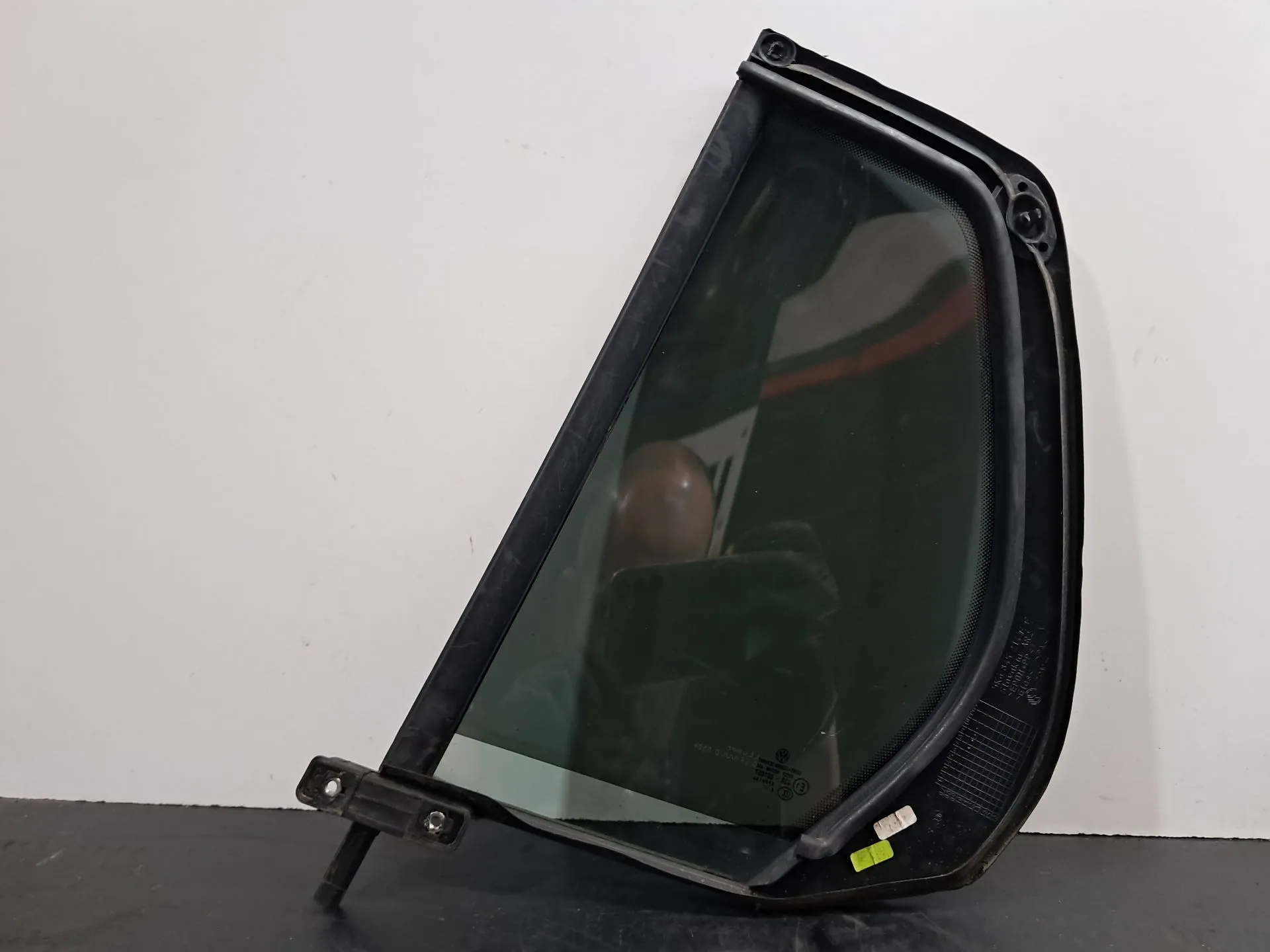Vidro triangular da porta trás direito VOLKSWAGEN Golf VI (5K1) Imagem-2