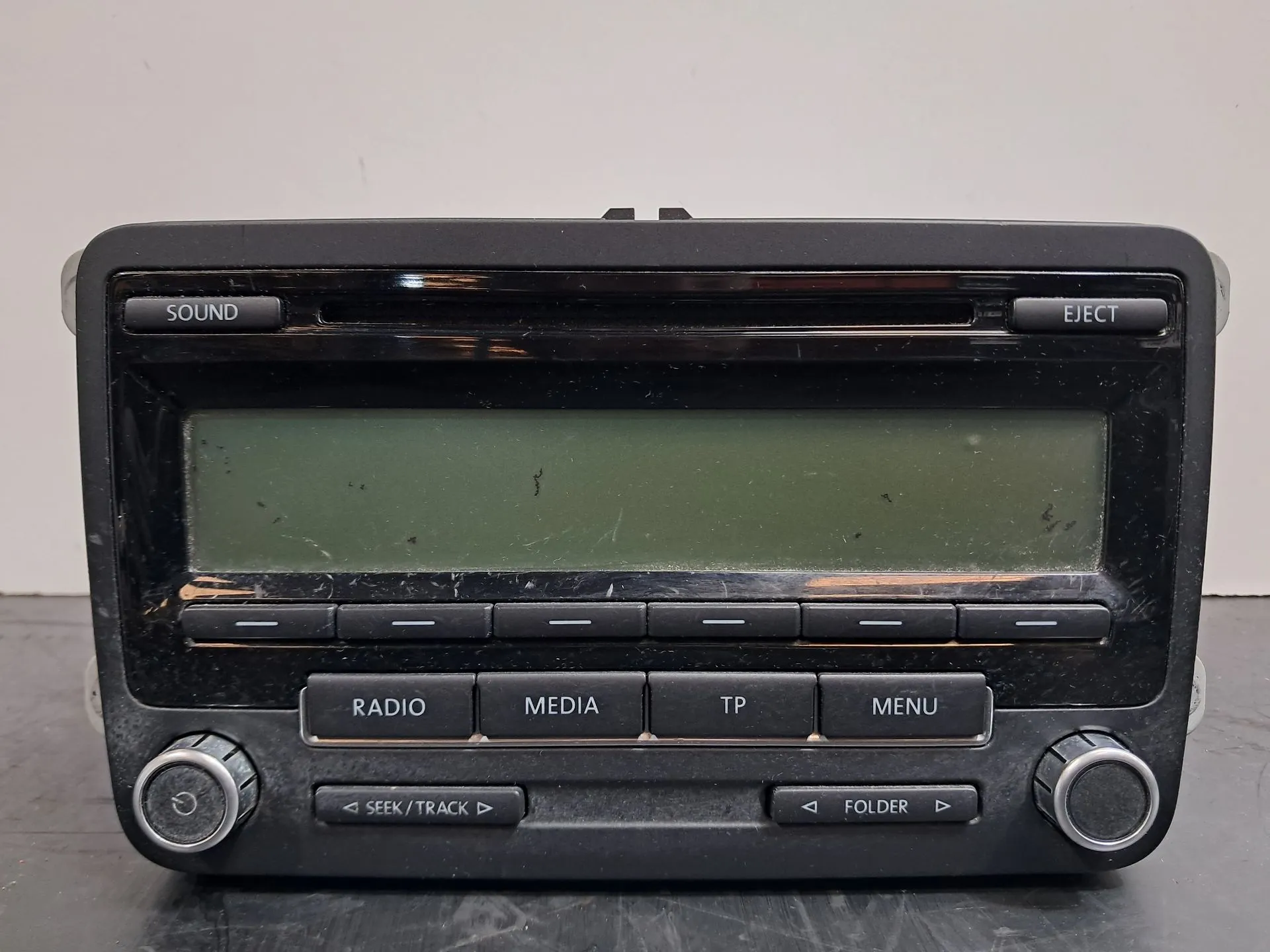 Radio / Autoradio VOLKSWAGEN Golf VI (5K1) Imagem-1