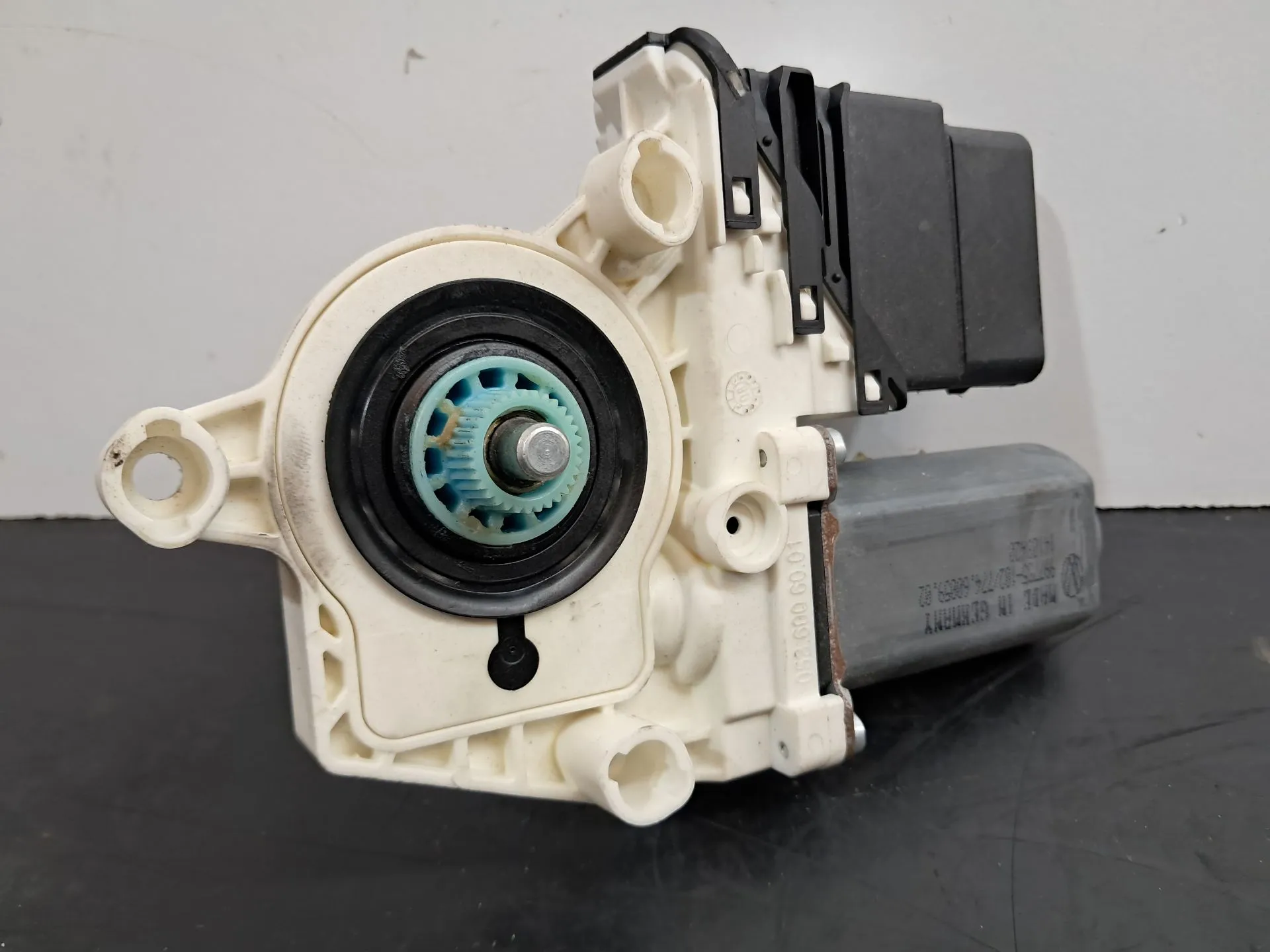 Left Rear  Door Window Regulator Motor VOLKSWAGEN Golf VI (5K1) Imagem-2