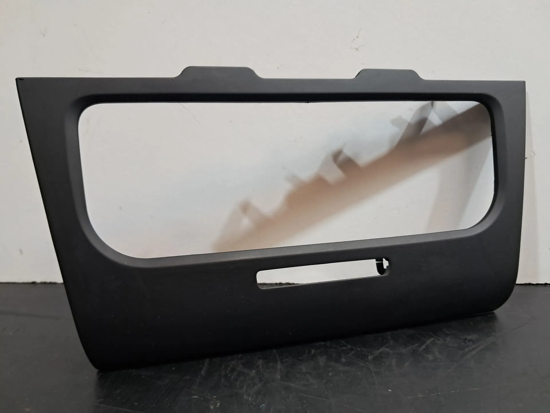Moldura consola central / radio / aro VOLKSWAGEN Golf VI (5K1)