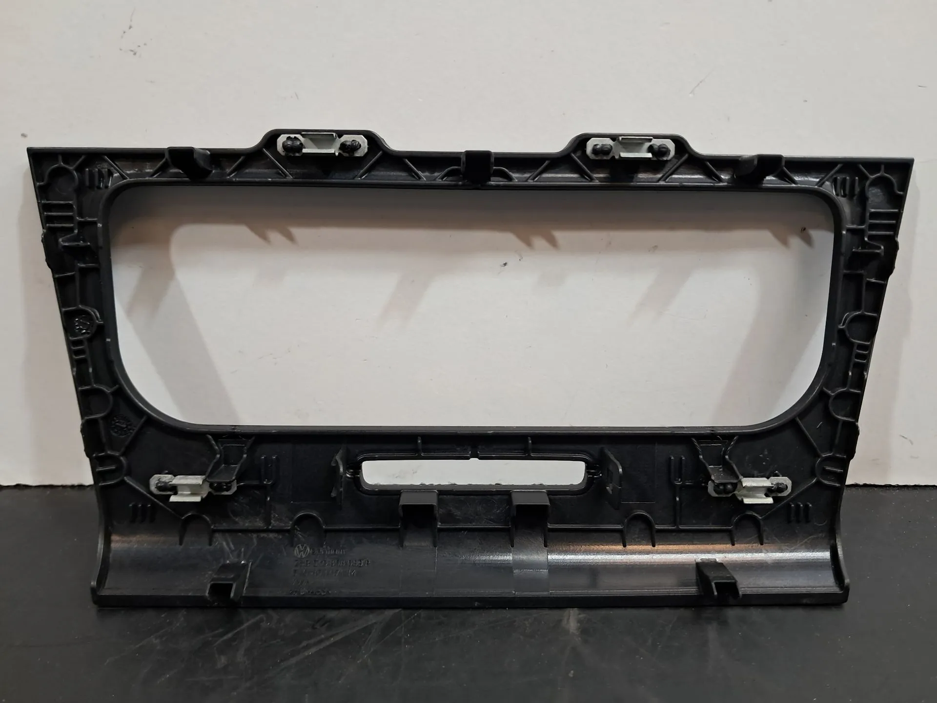 Panneau revêtement console centrale / radio VOLKSWAGEN Golf VI (5K1) Imagem-2